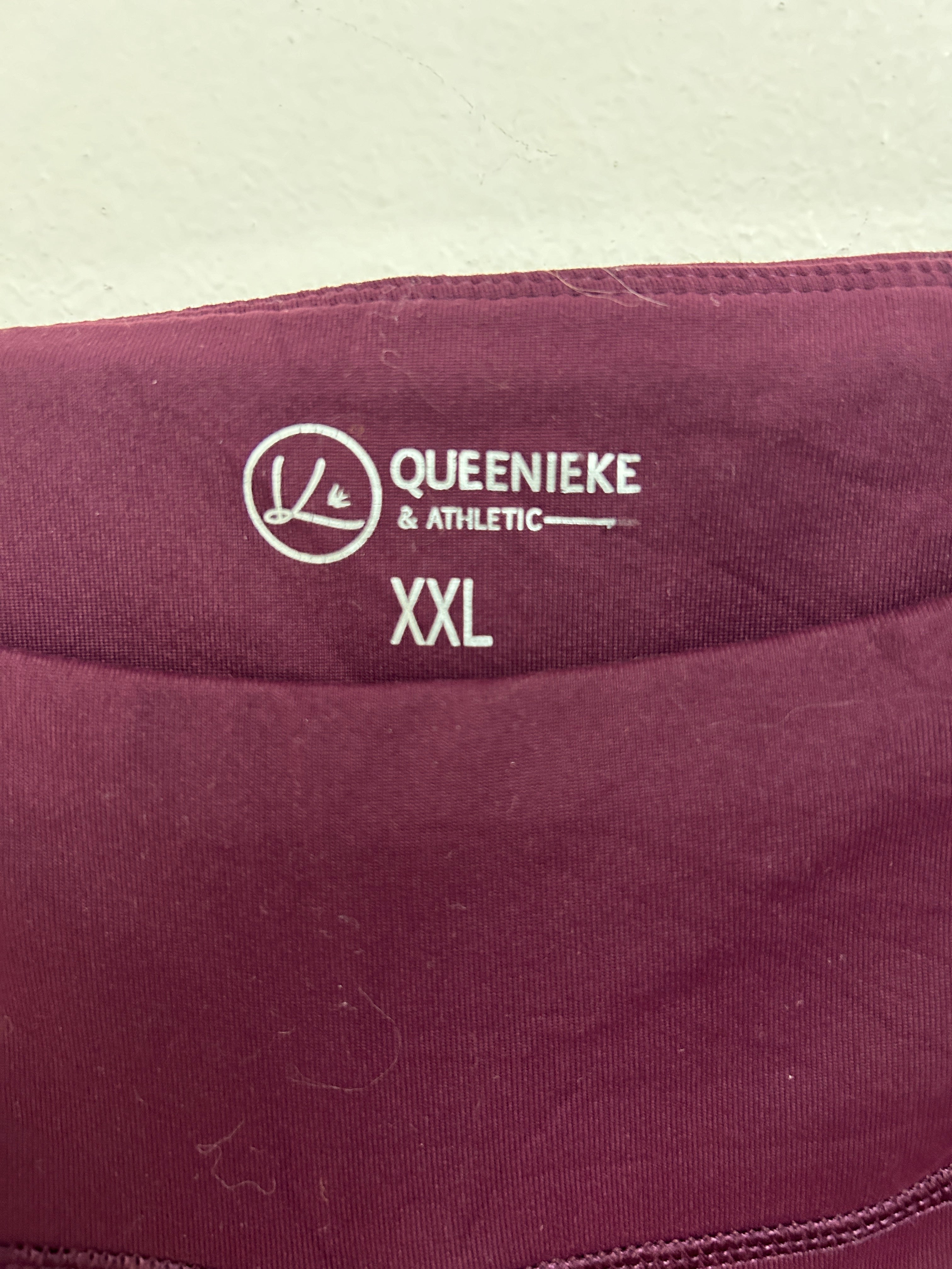 Short de sport bordeaux avec poches — QUEENIEKE