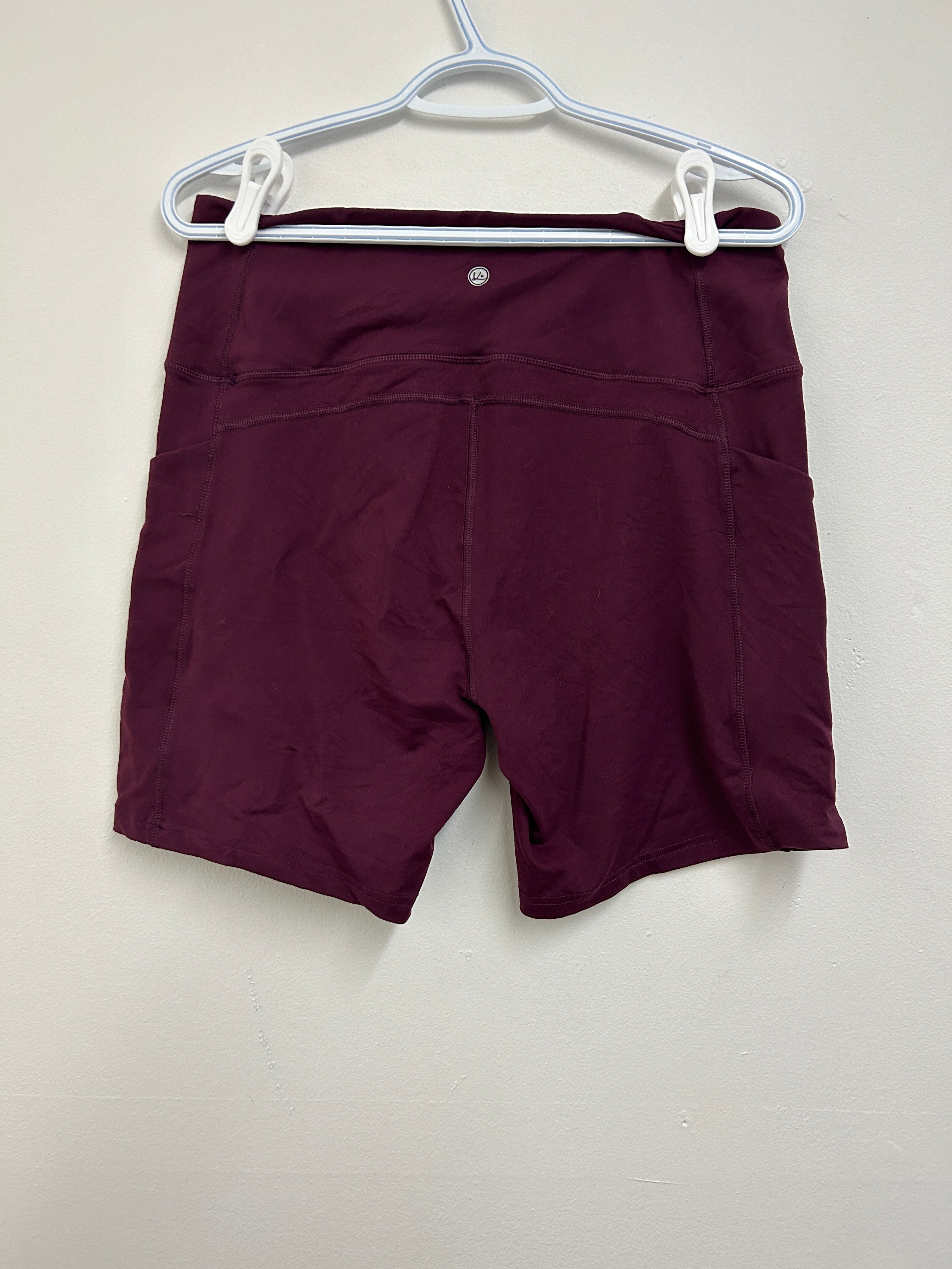 Short de sport bordeaux avec poches — QUEENIEKE