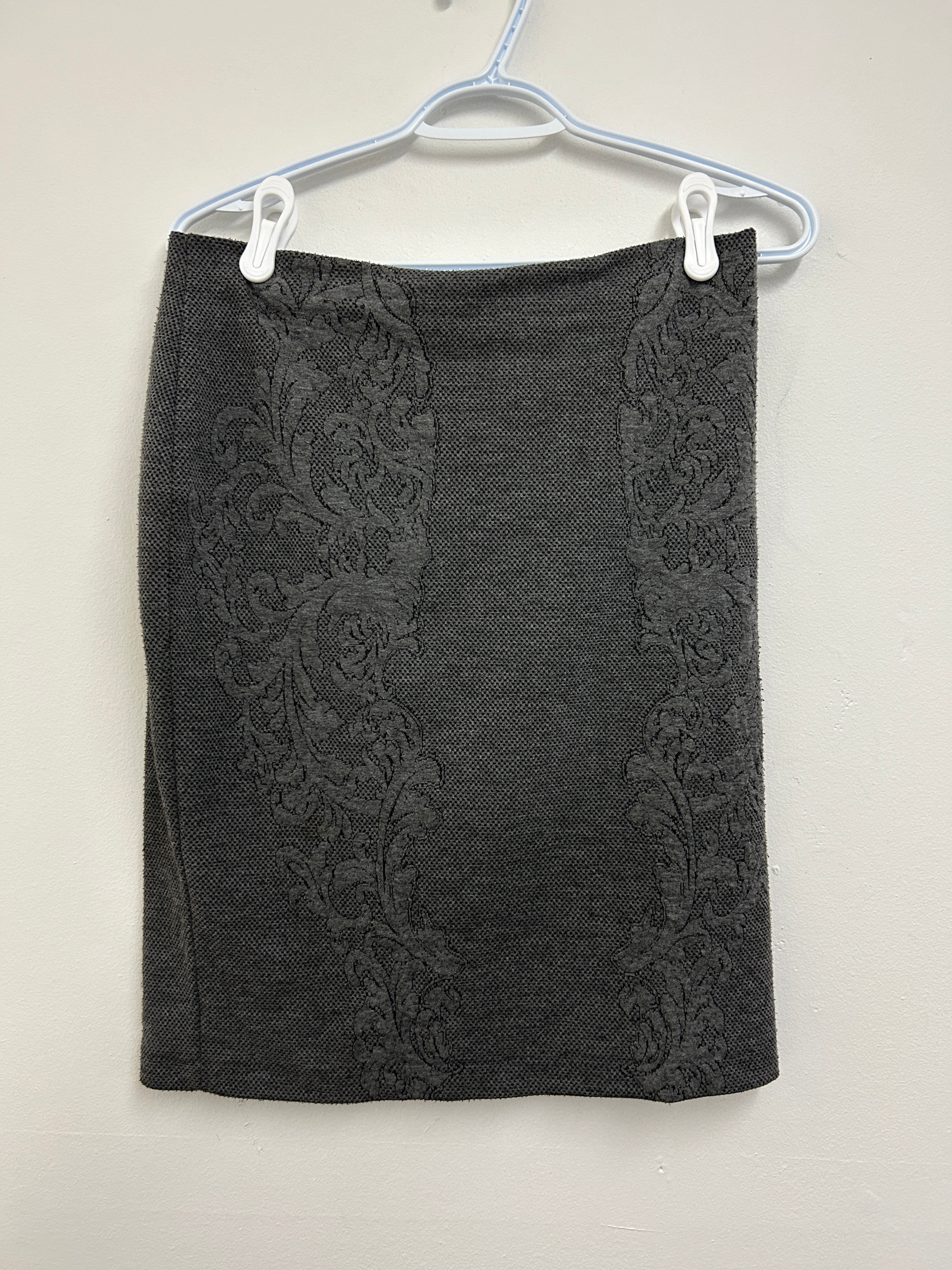 Jupe grise texturée à motifs baroques — H&M