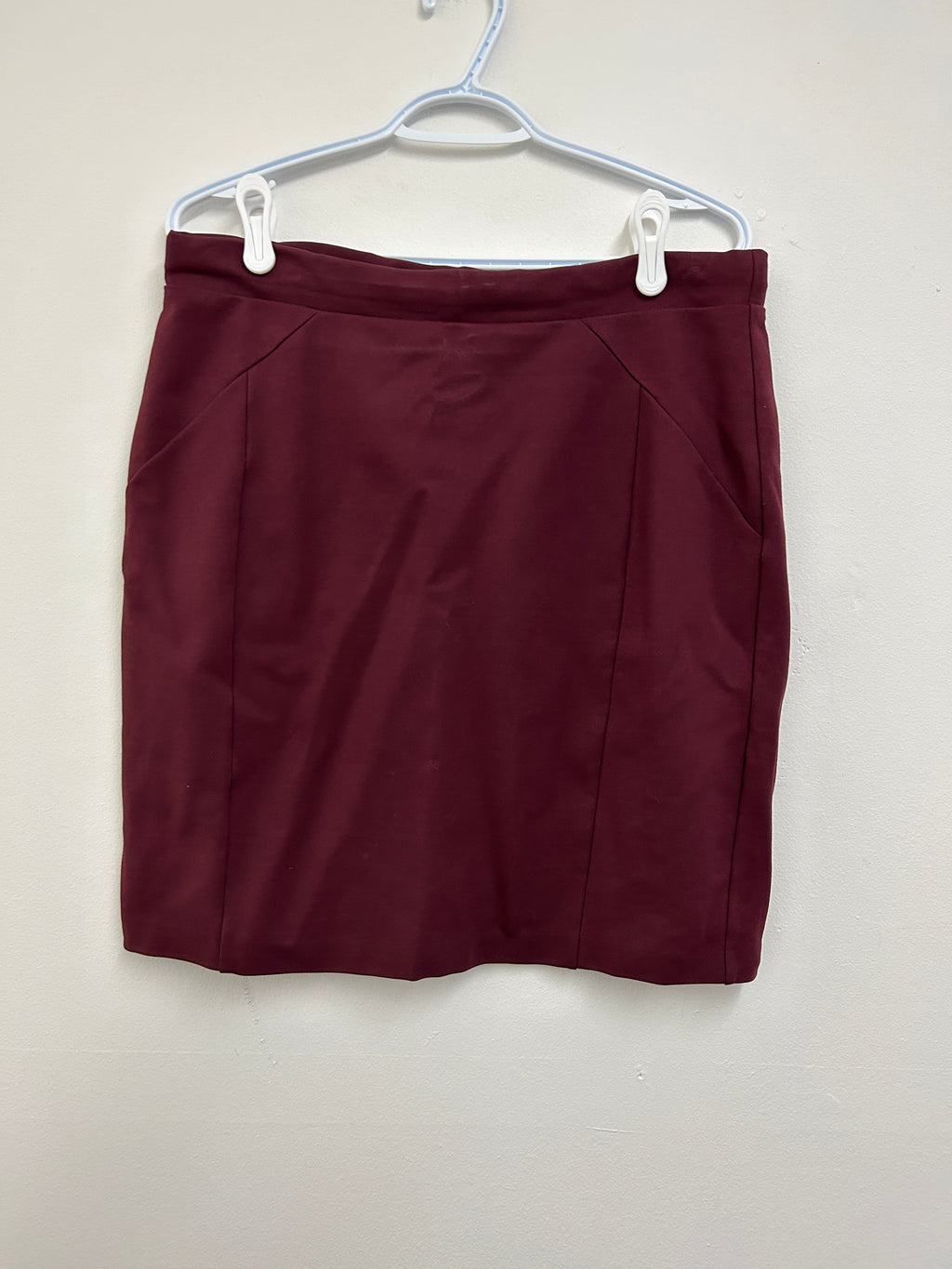 Jupe droite bordeaux — MARIO SERANNi