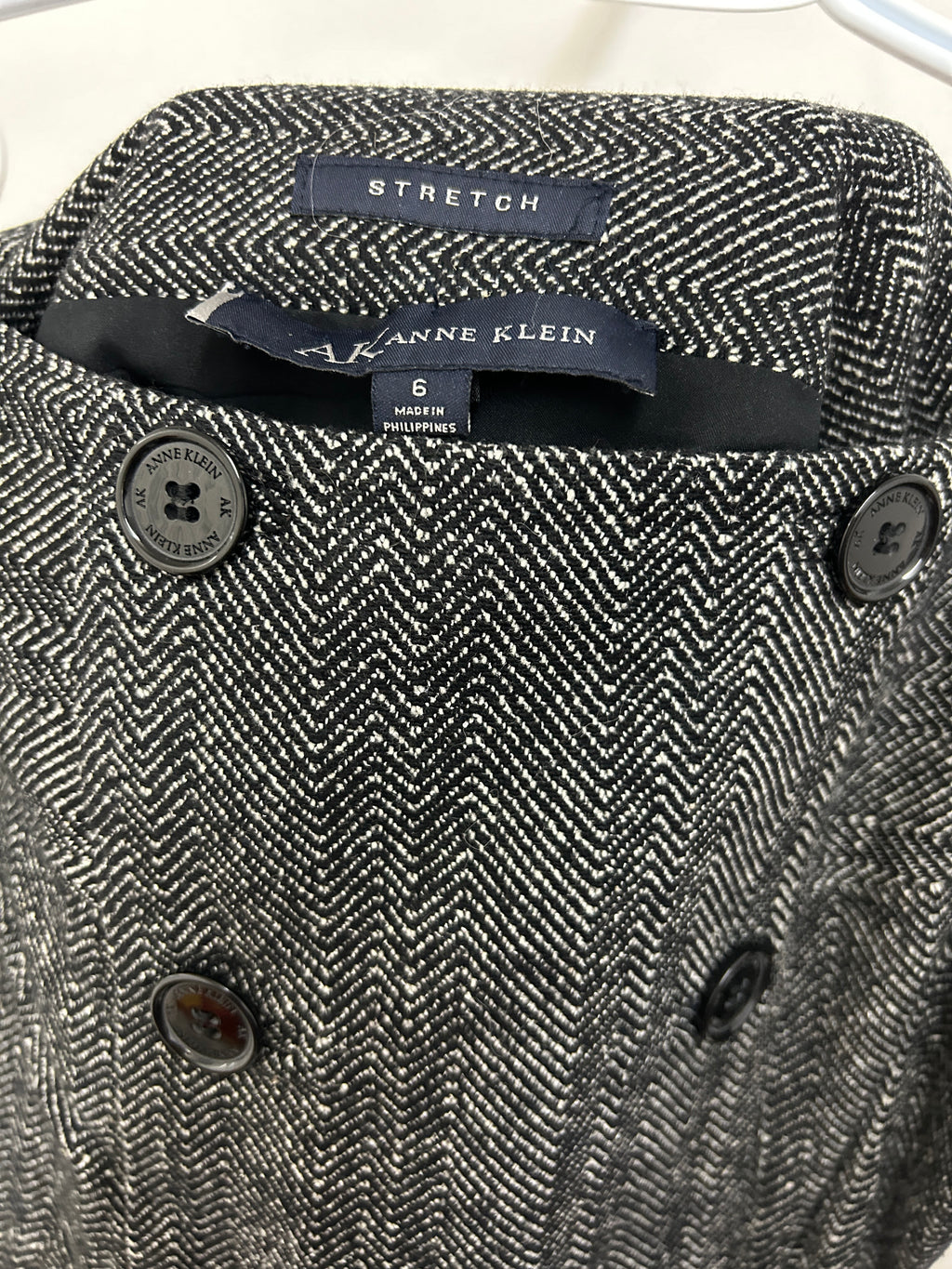 Jupe à boutons texturée — AK Anne Klein