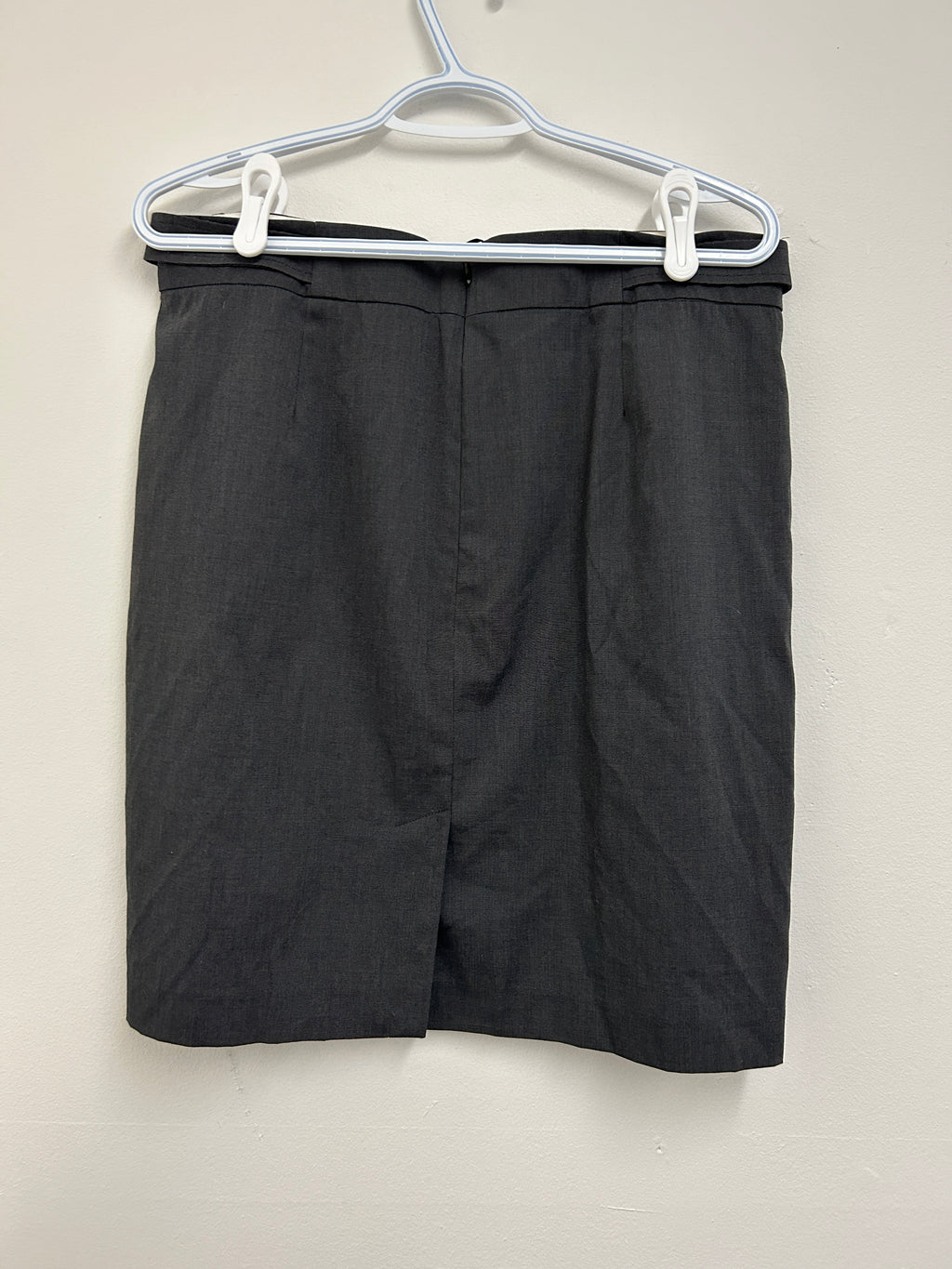 Jupe droite grise — ICÔNE