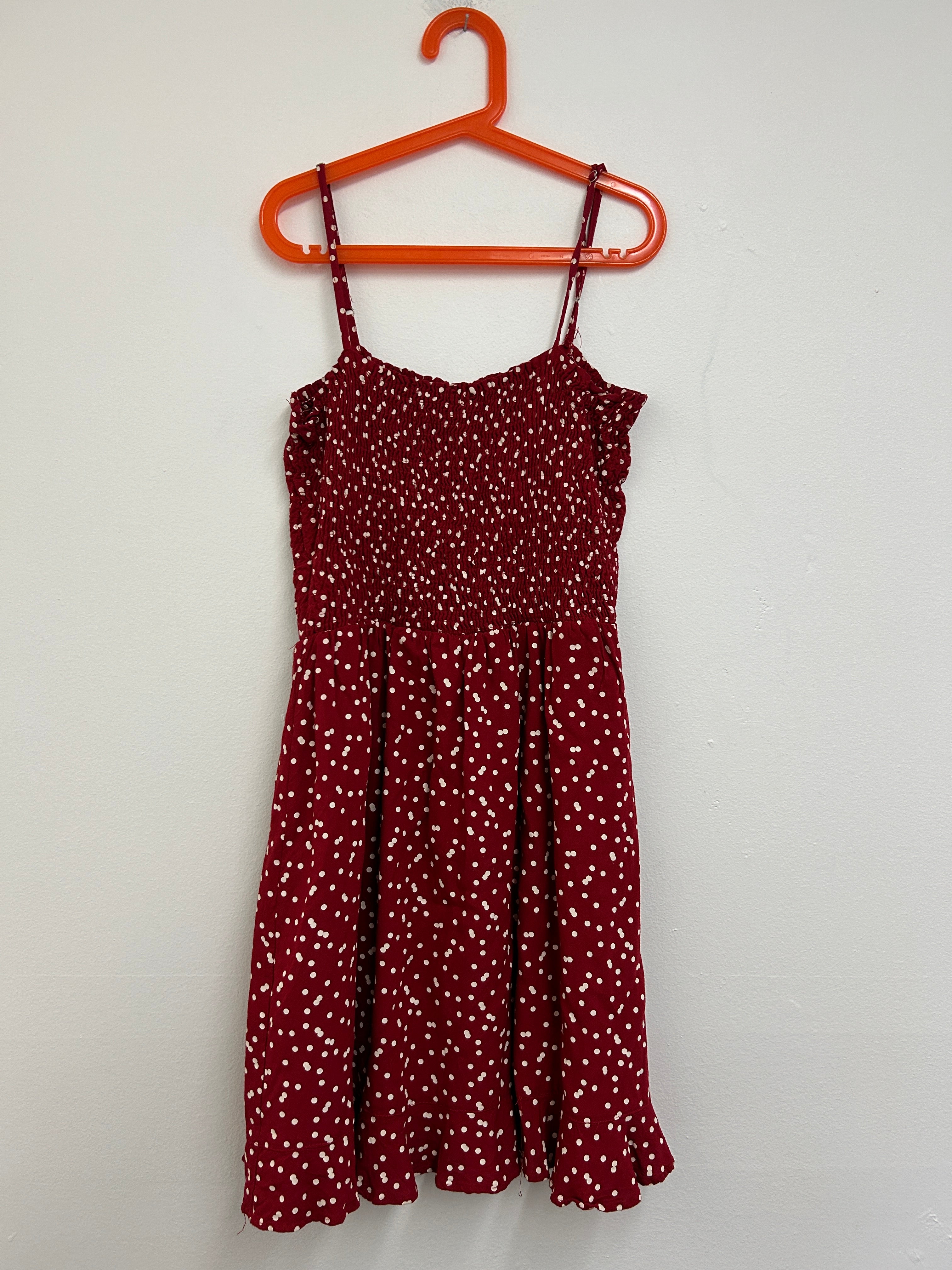 Robe rouge à pois blancs — Twik