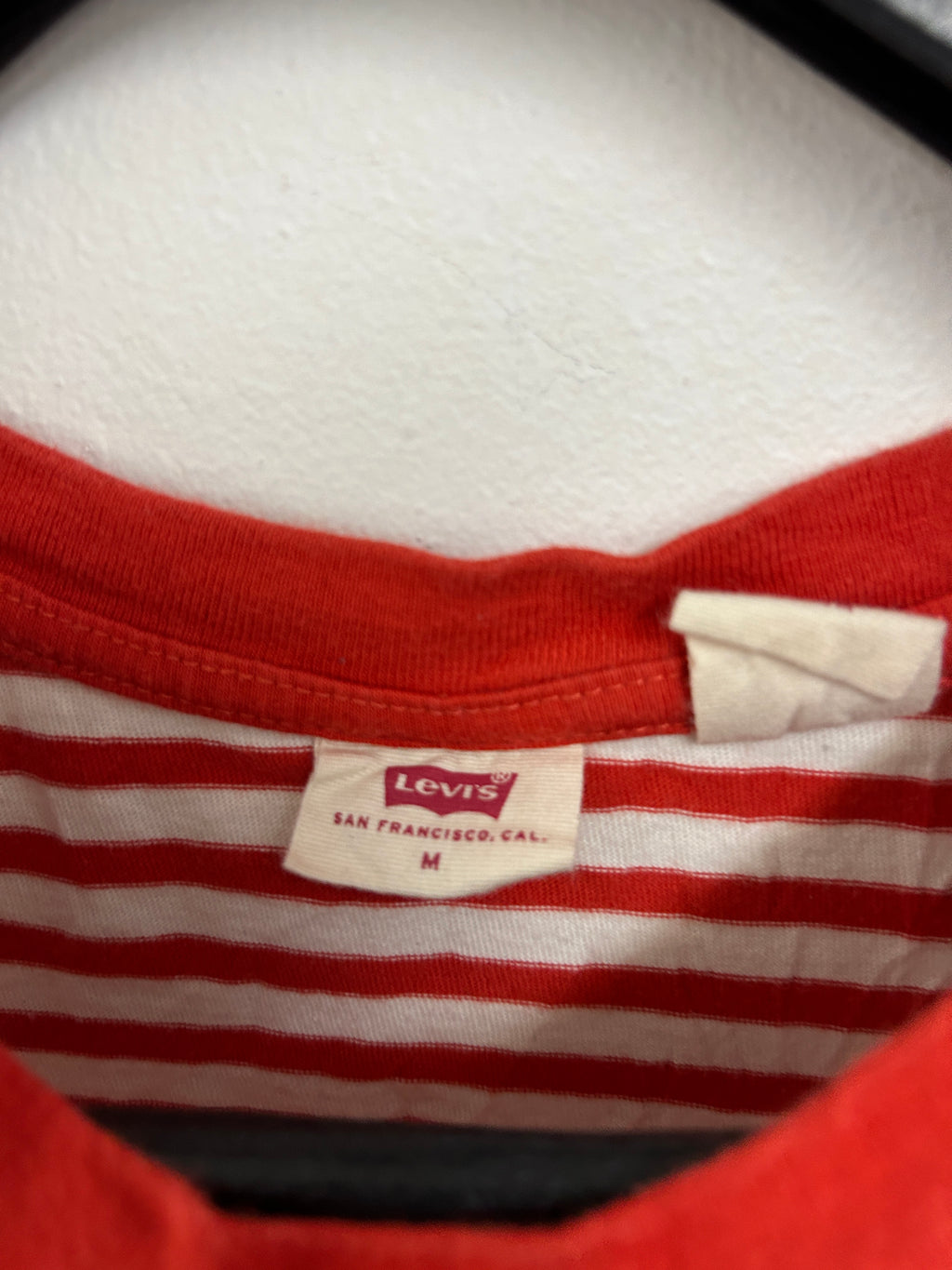 T-shirt à rayures rouges et blanches — Levi’s