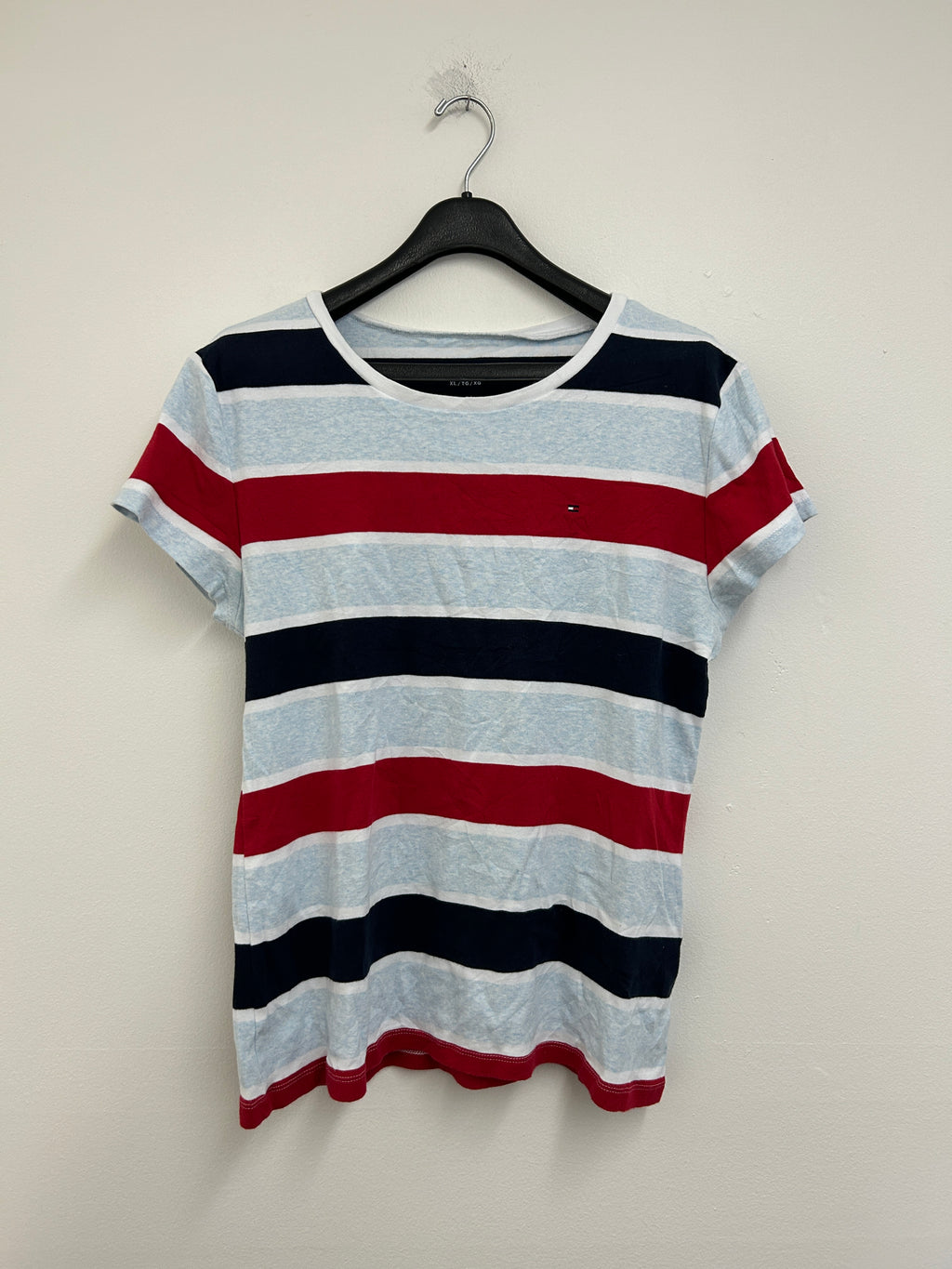 T-shirt à rayures rouge, bleu et blanc — Tommy Hilfiger