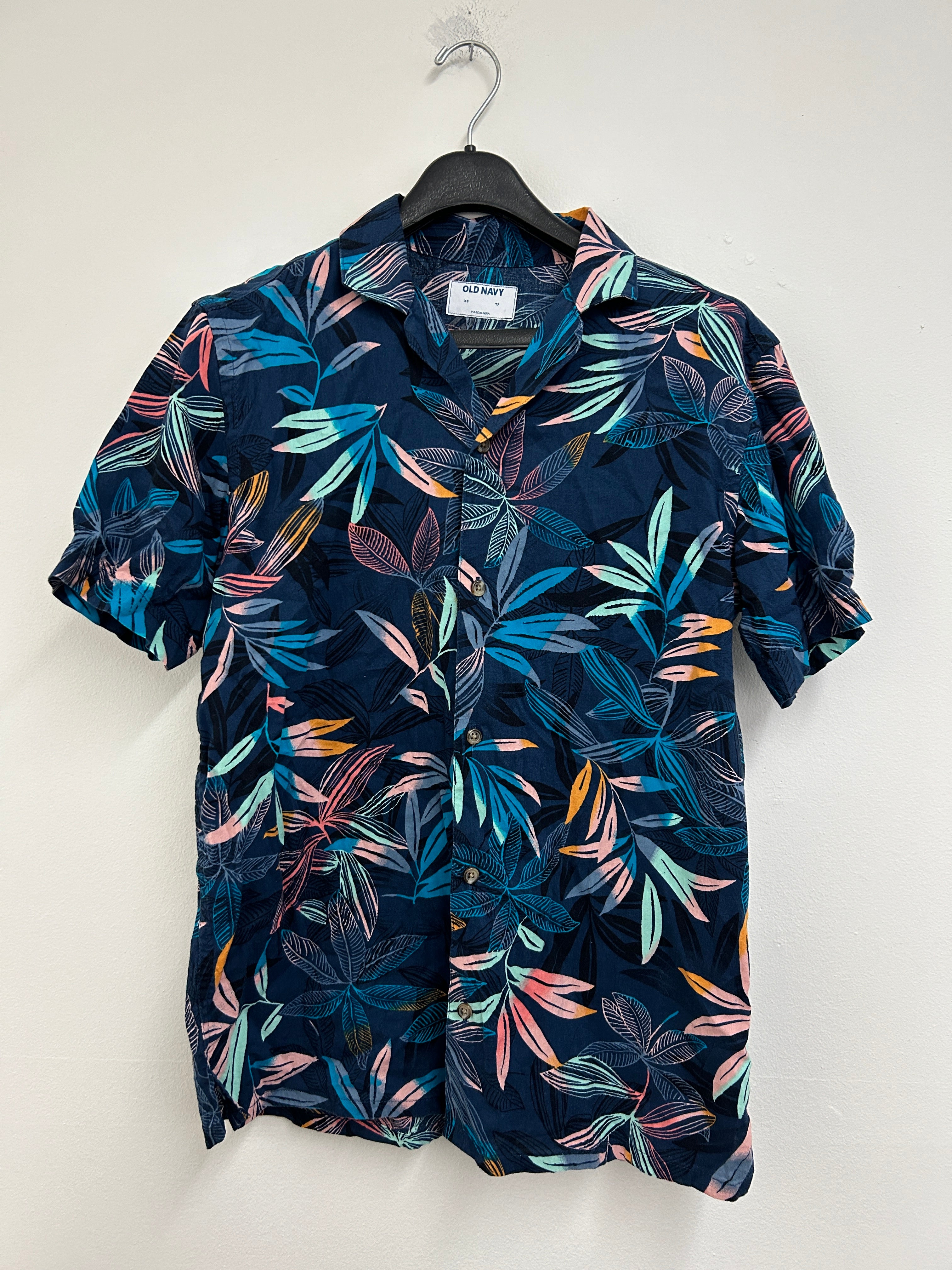 chemise-hawaienne-a-motifs-feuillage-old-navy