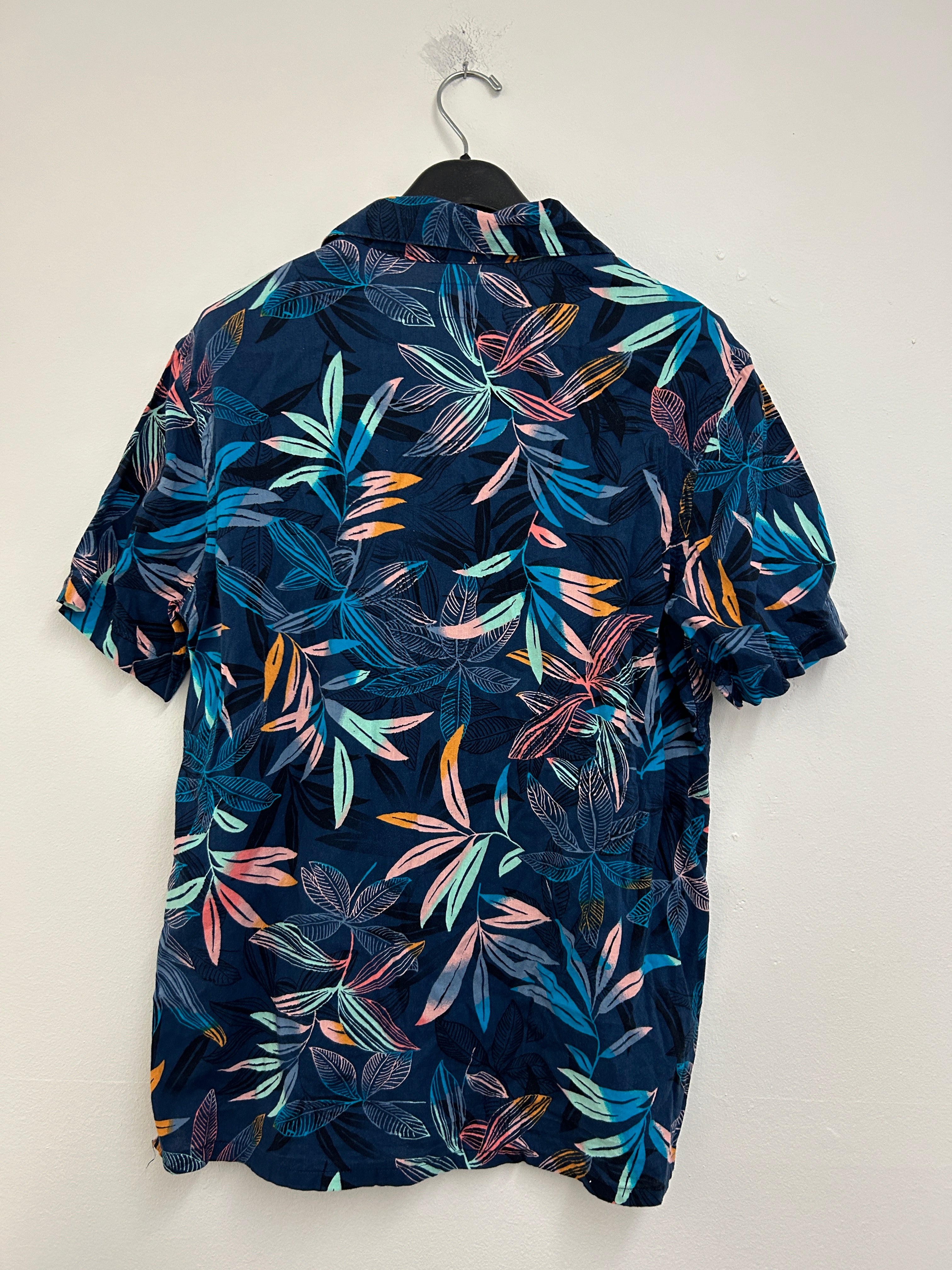 chemise-hawaienne-a-motifs-feuillage-old-navy