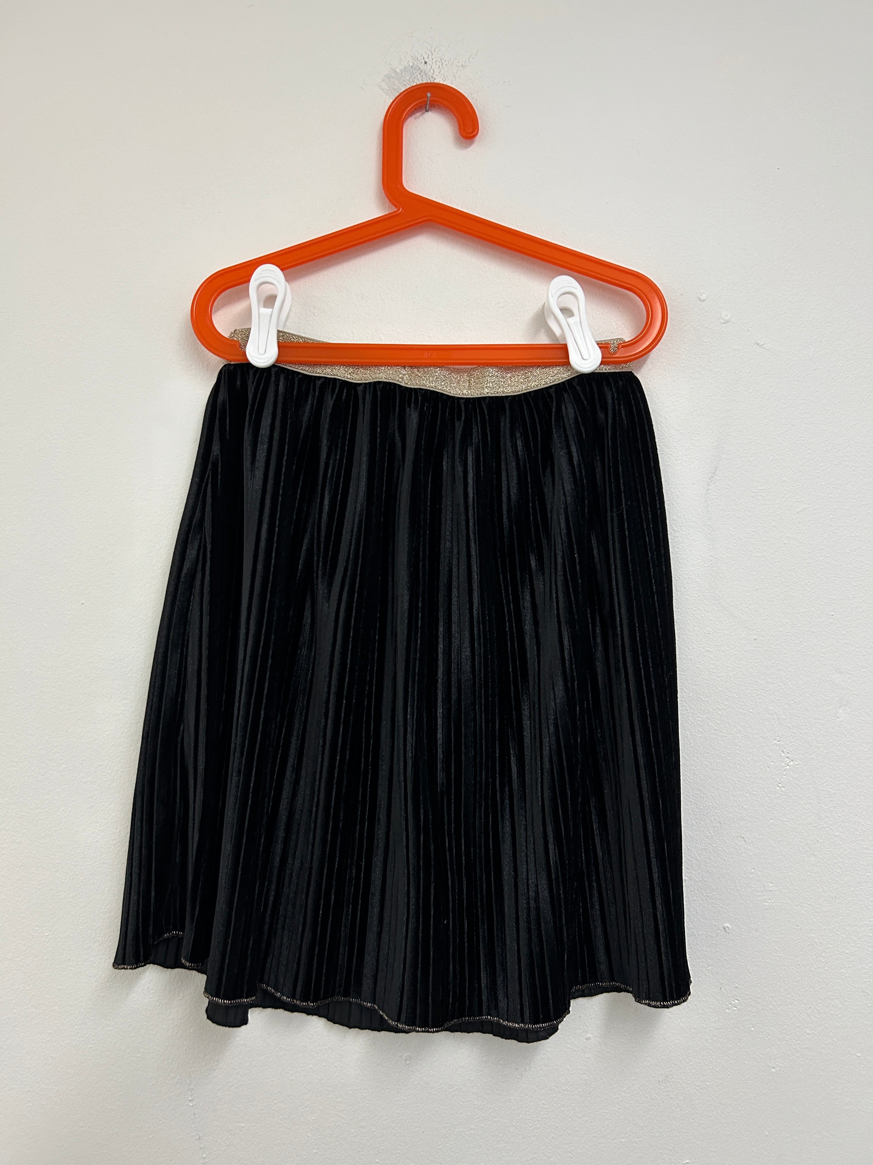 Jupe plissée noire en velours — ZARA