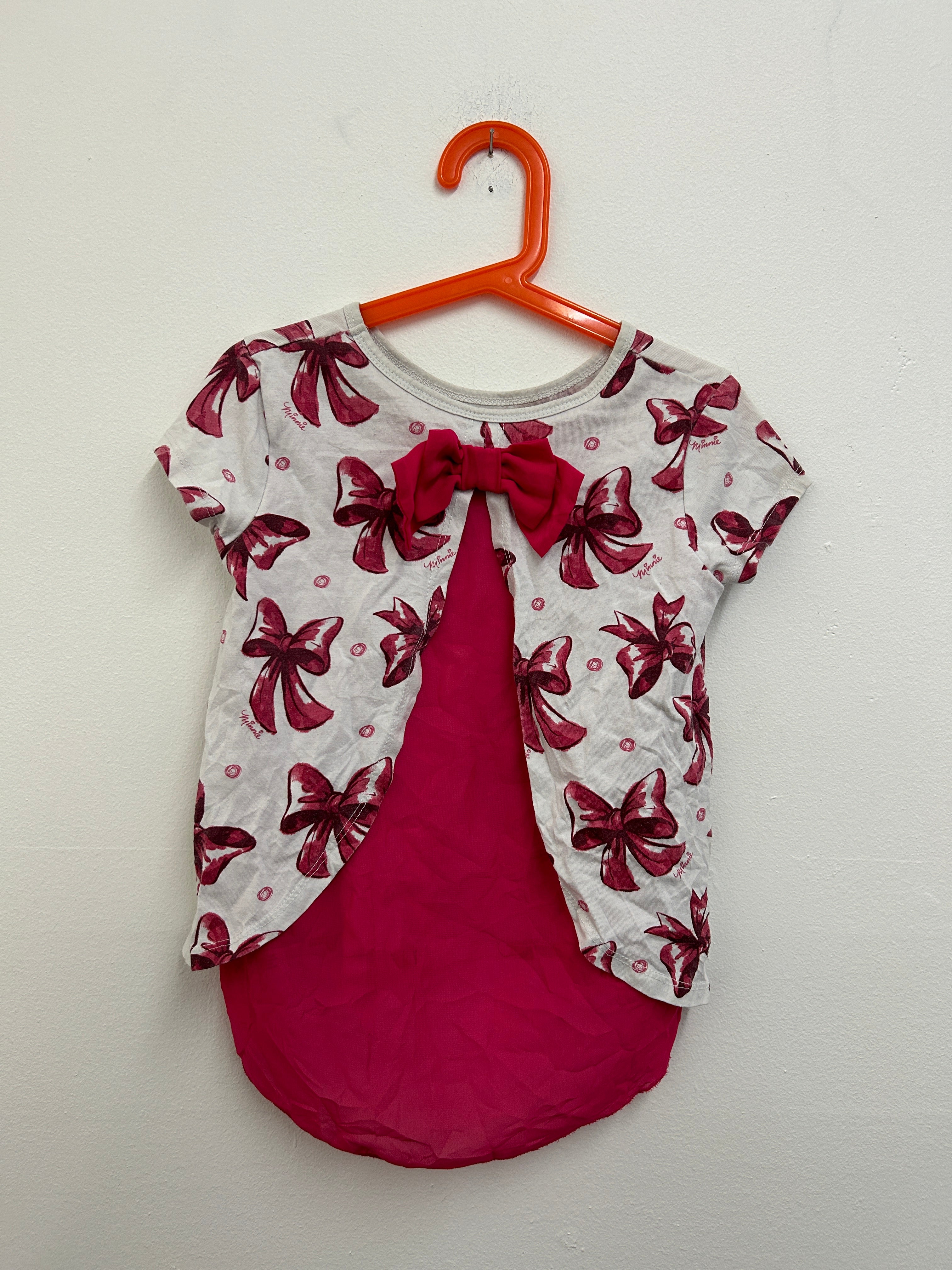 Haut blanc et rose à nœud — Upbeat Girl