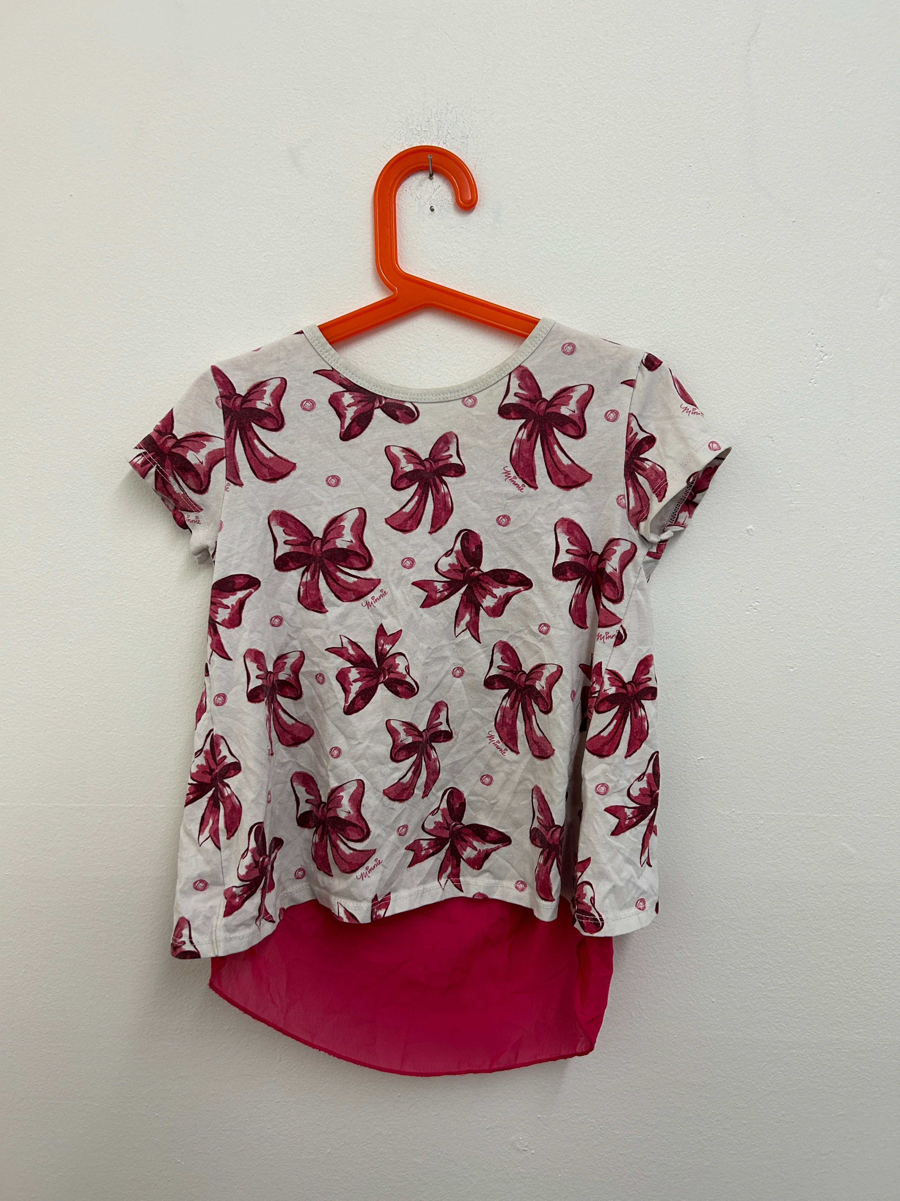 Haut blanc et rose à nœud — Upbeat Girl