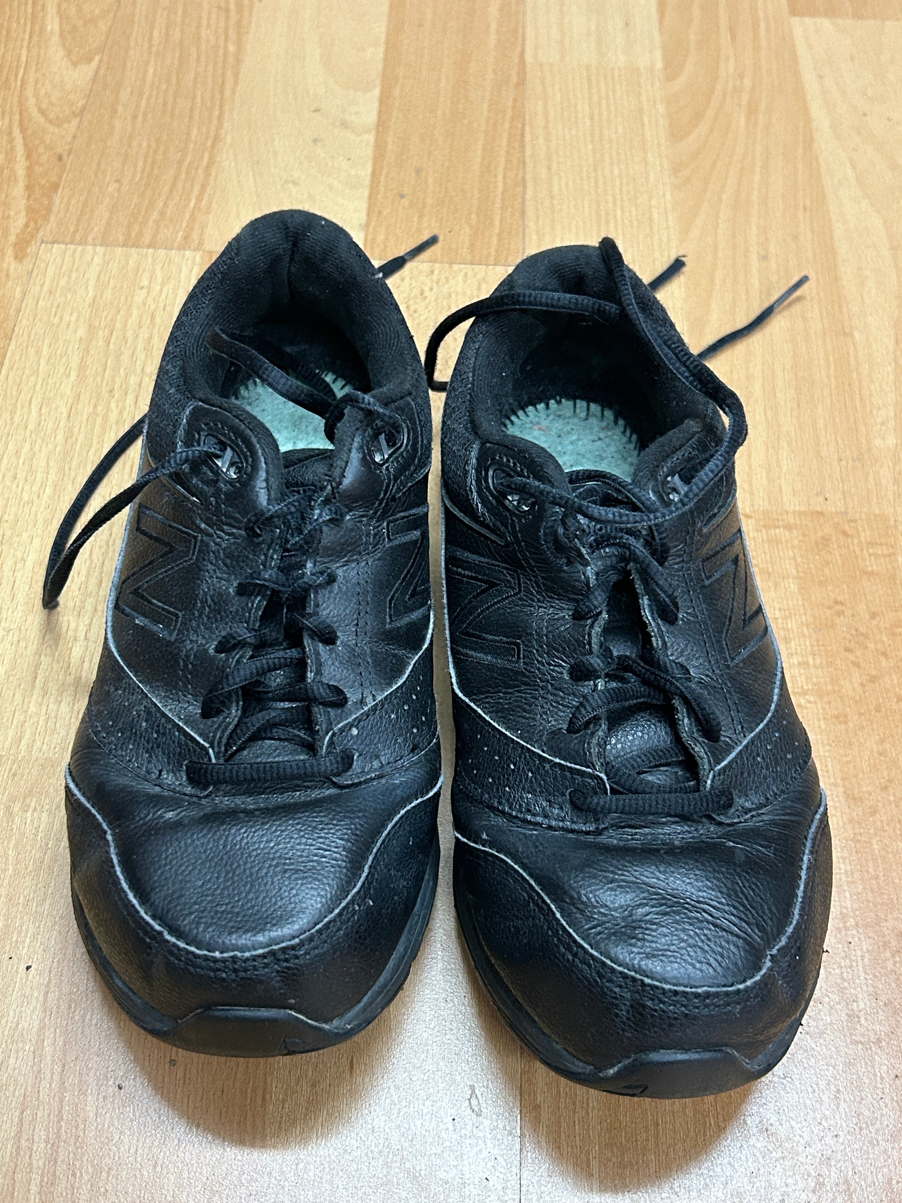 Chaussures de sport en cuir noir — New Balance