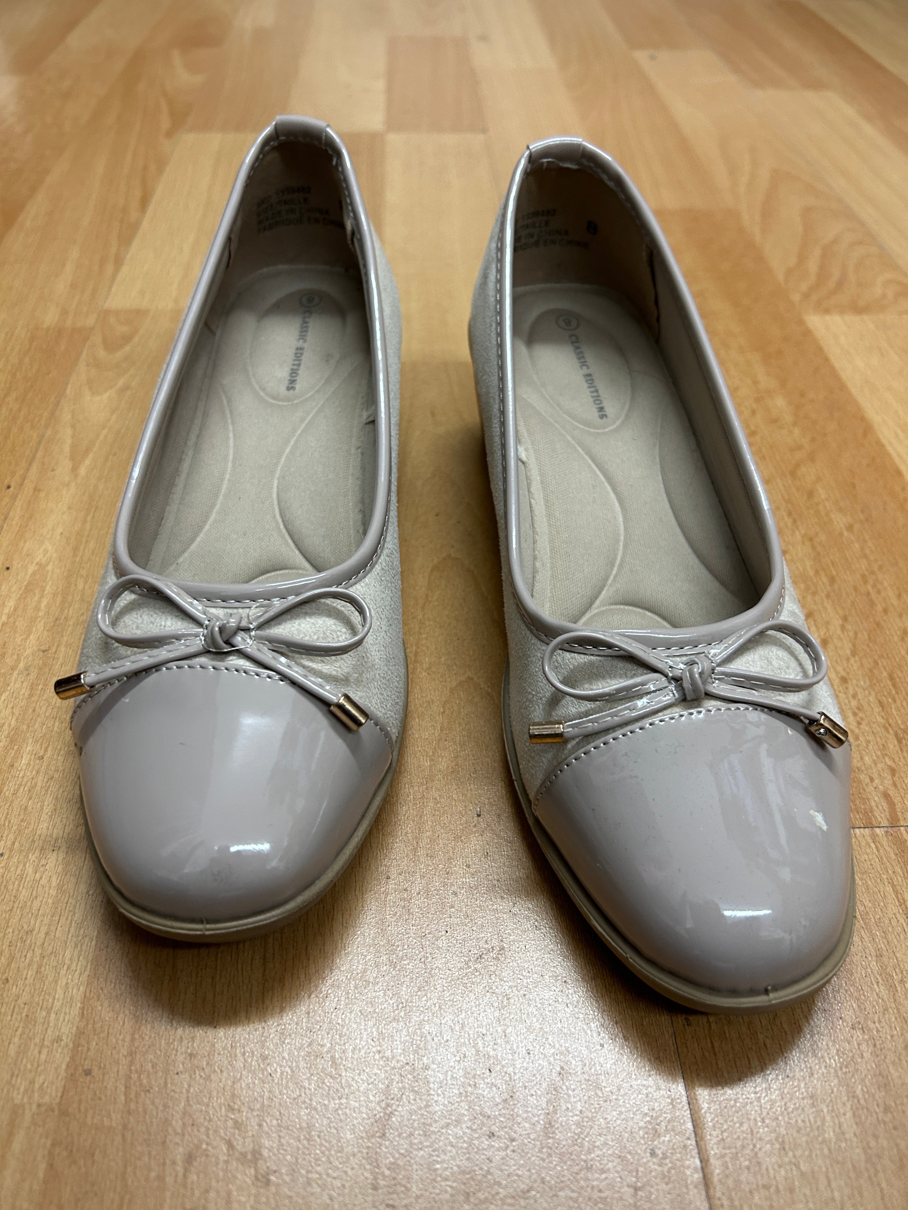 Chaussures beiges à bout verni — Classical Editions