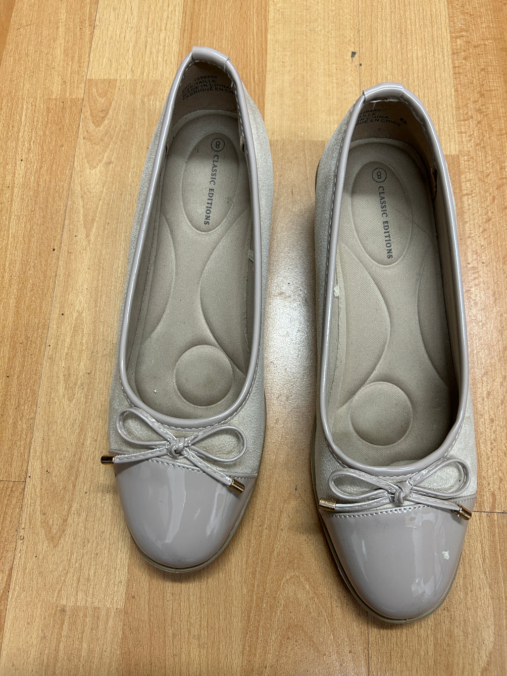 Chaussures beiges à bout verni — Classical Editions