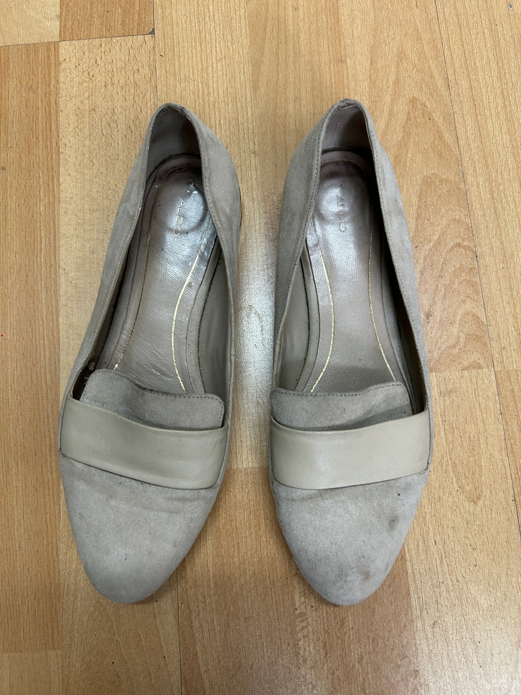 Mocassins beiges à talon doré — Aldo