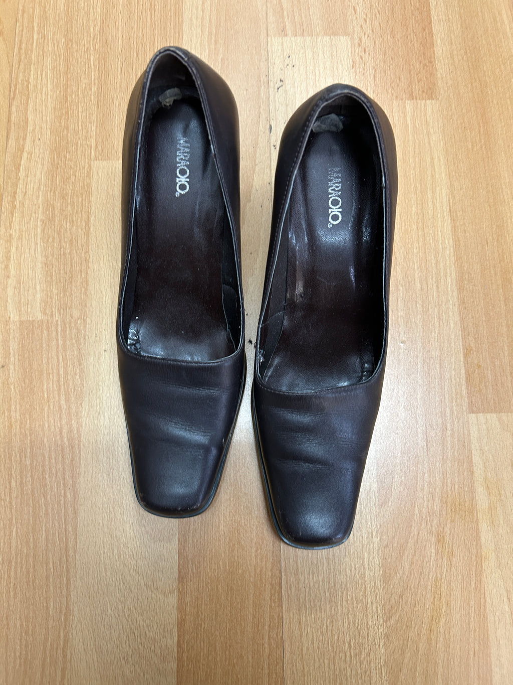 Escarpins en cuir brun — Maraolio