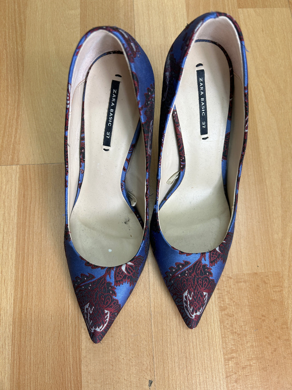 Talons à motif floral bleu et bordeaux — Zara Basic