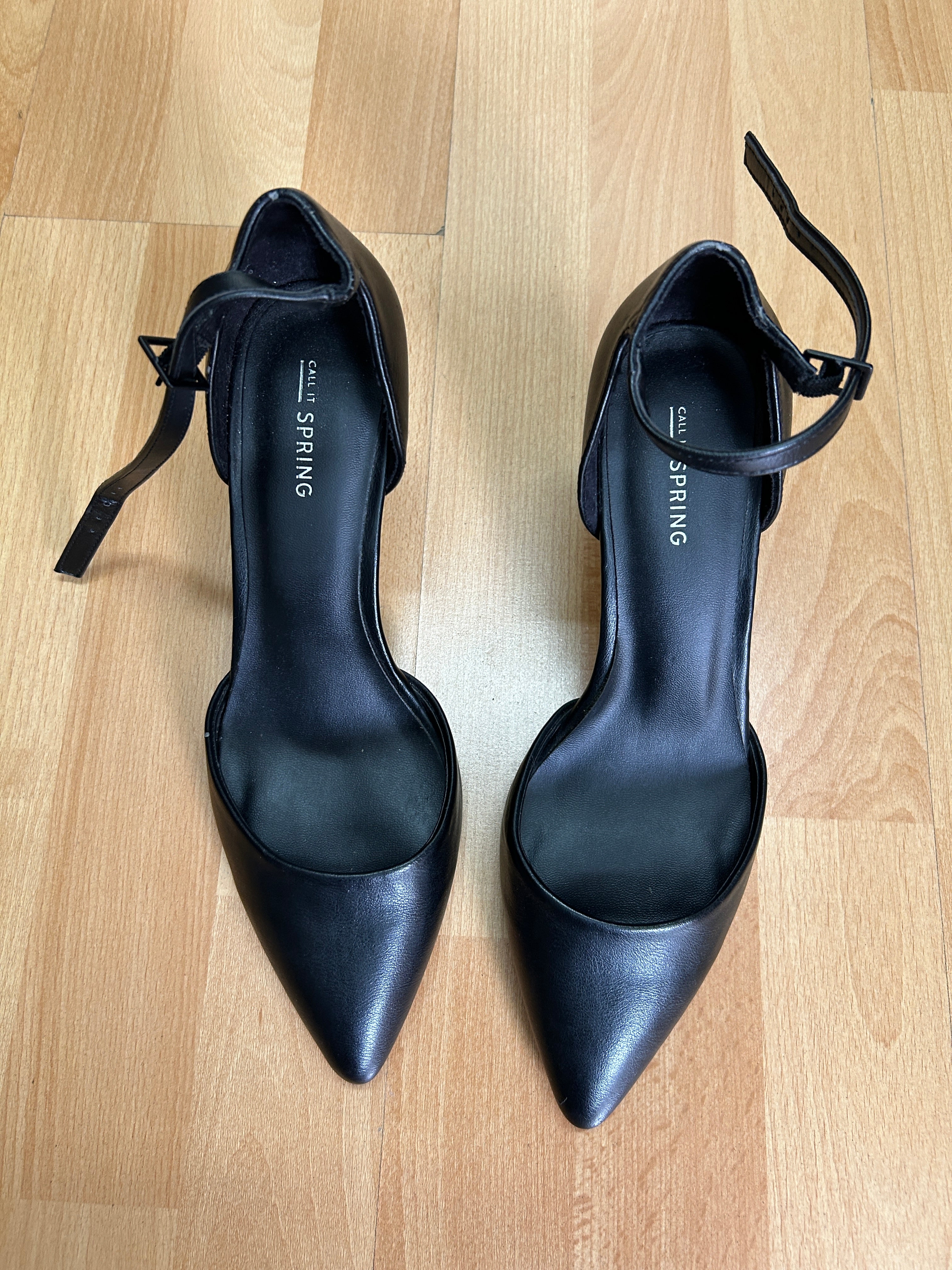 Talons noirs à bride — Call It Spring