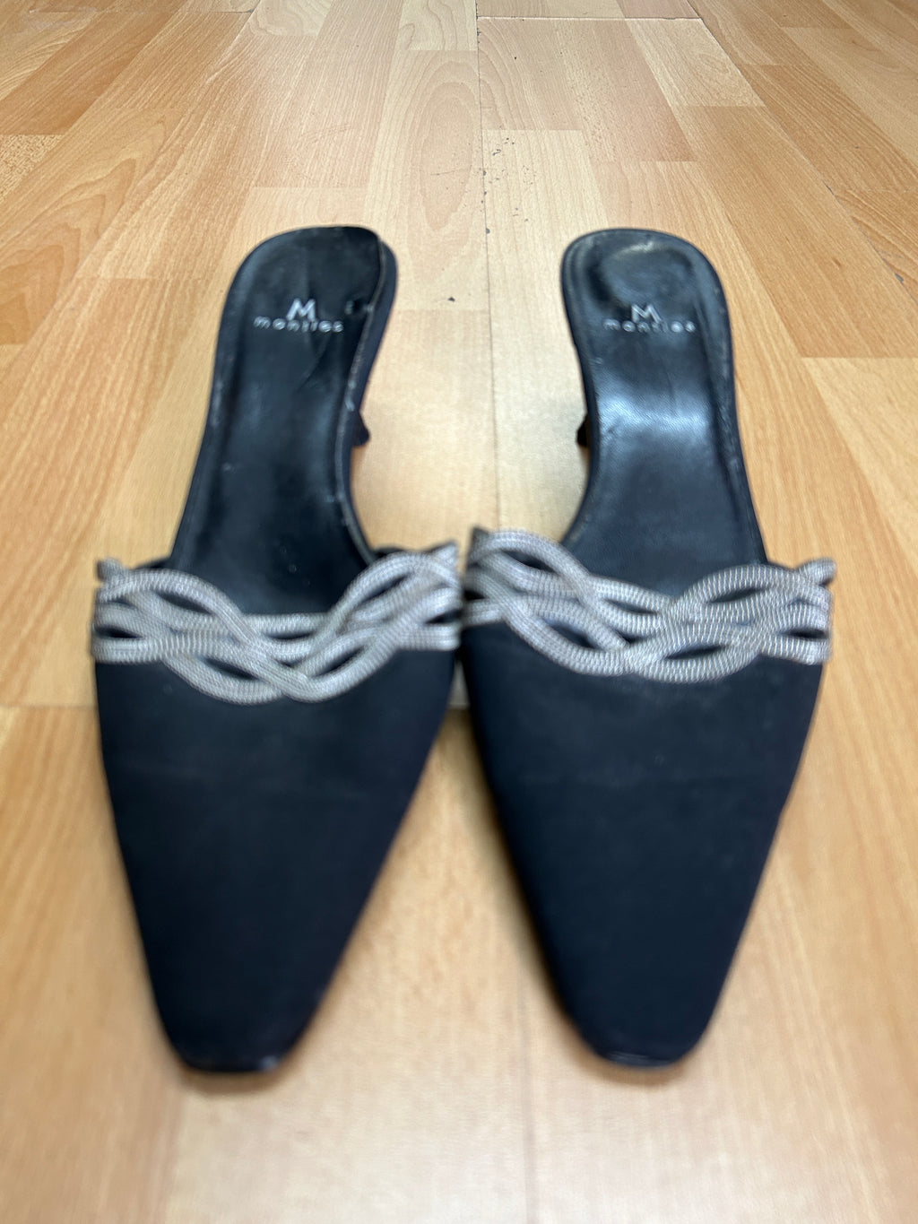 Talons noirs à motif tressé — Mantles