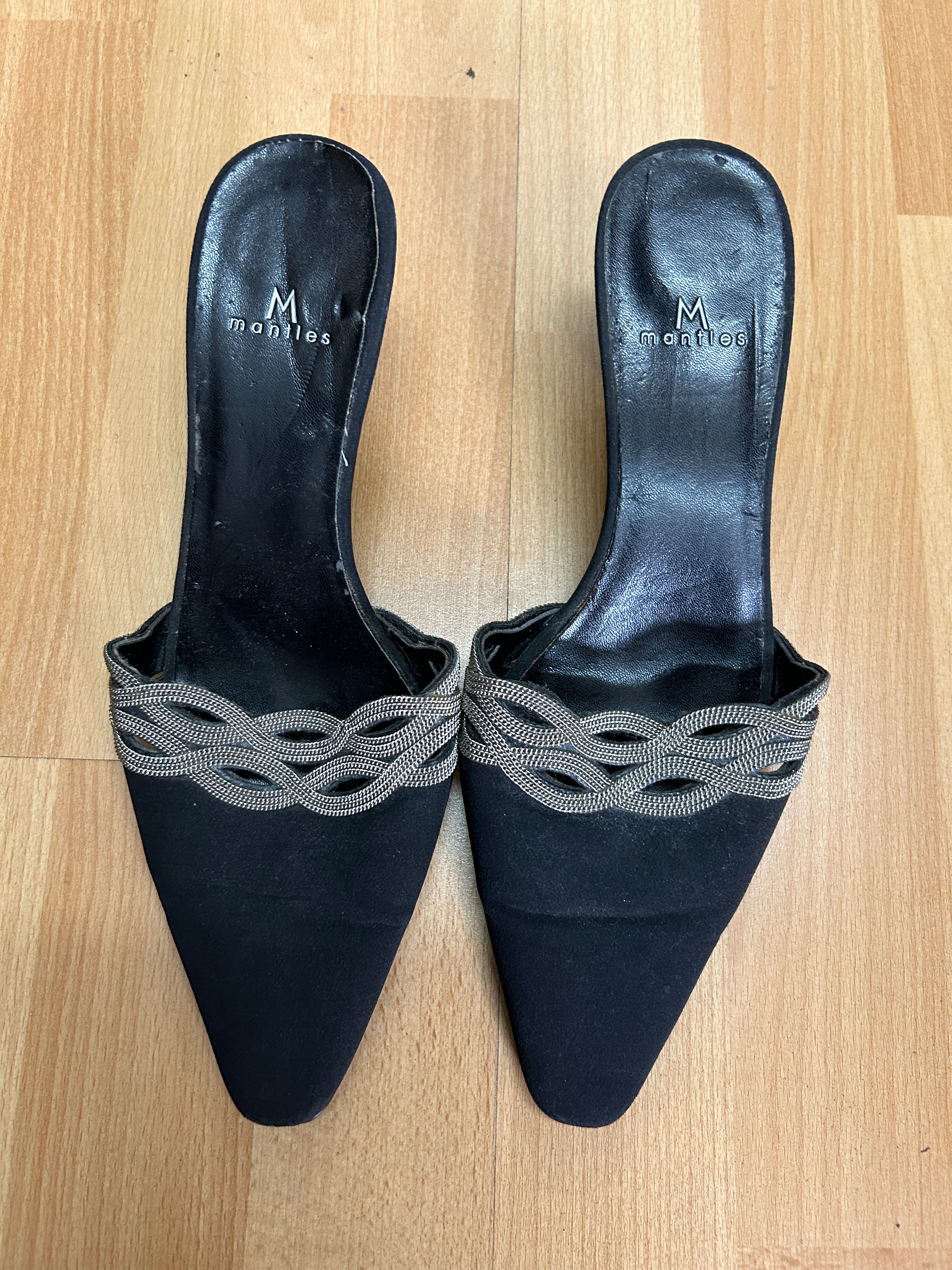 Talons noirs à motif tressé — Mantles