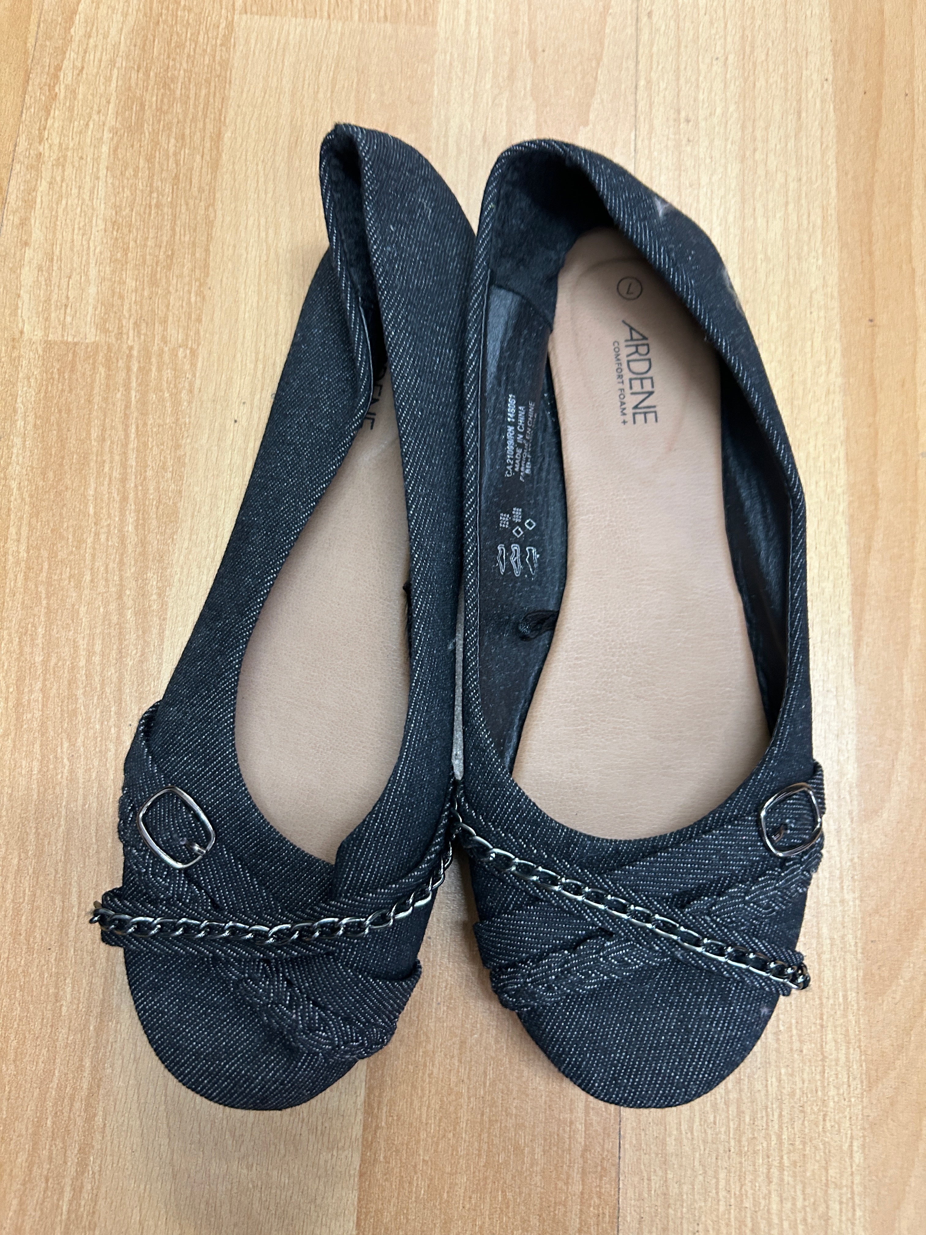 Ballerines noires à chaînes et boucles — Ardene