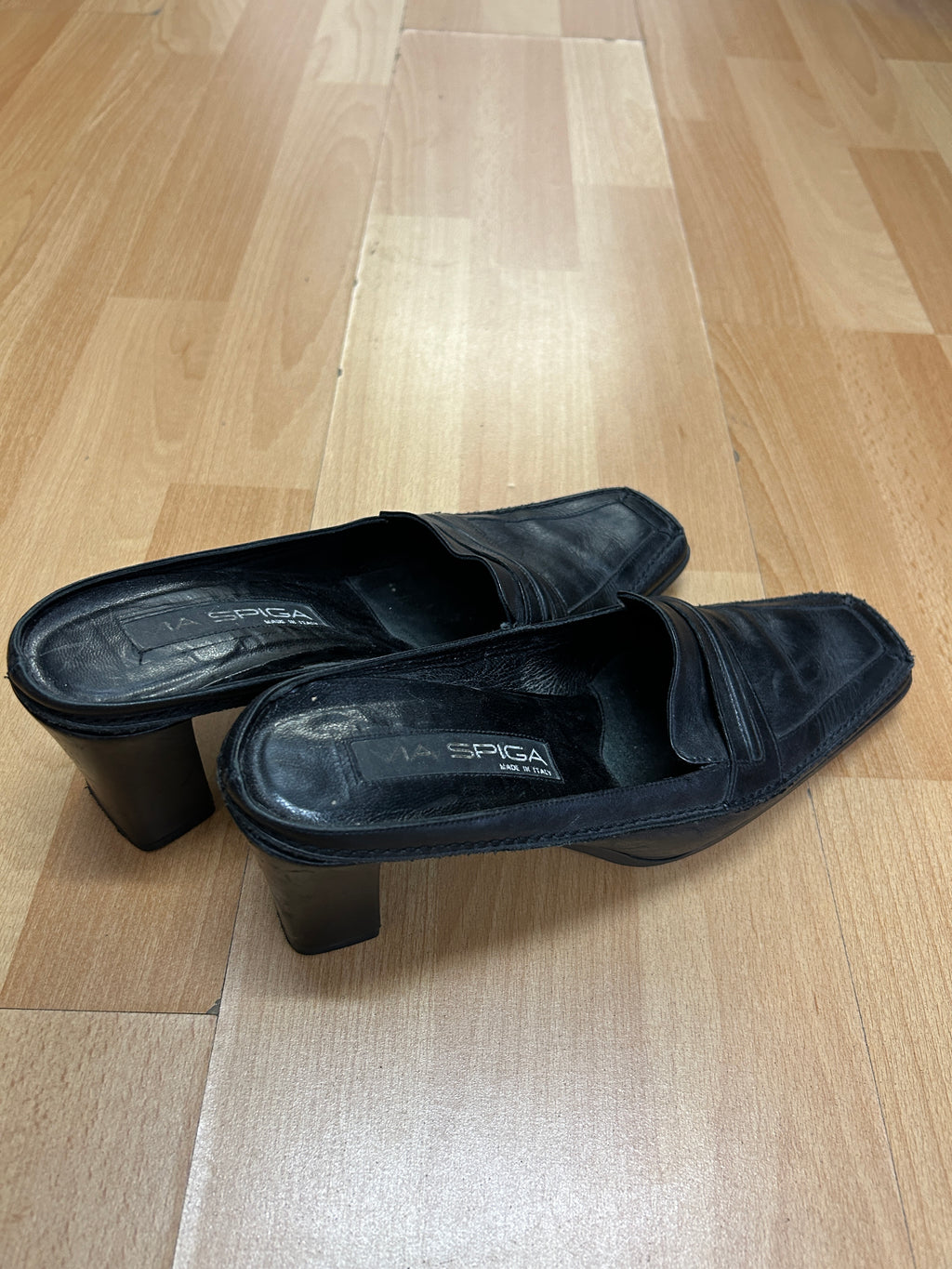 Mules à talons noirs en cuir — Ma Spiga (fabriquées en Italie)