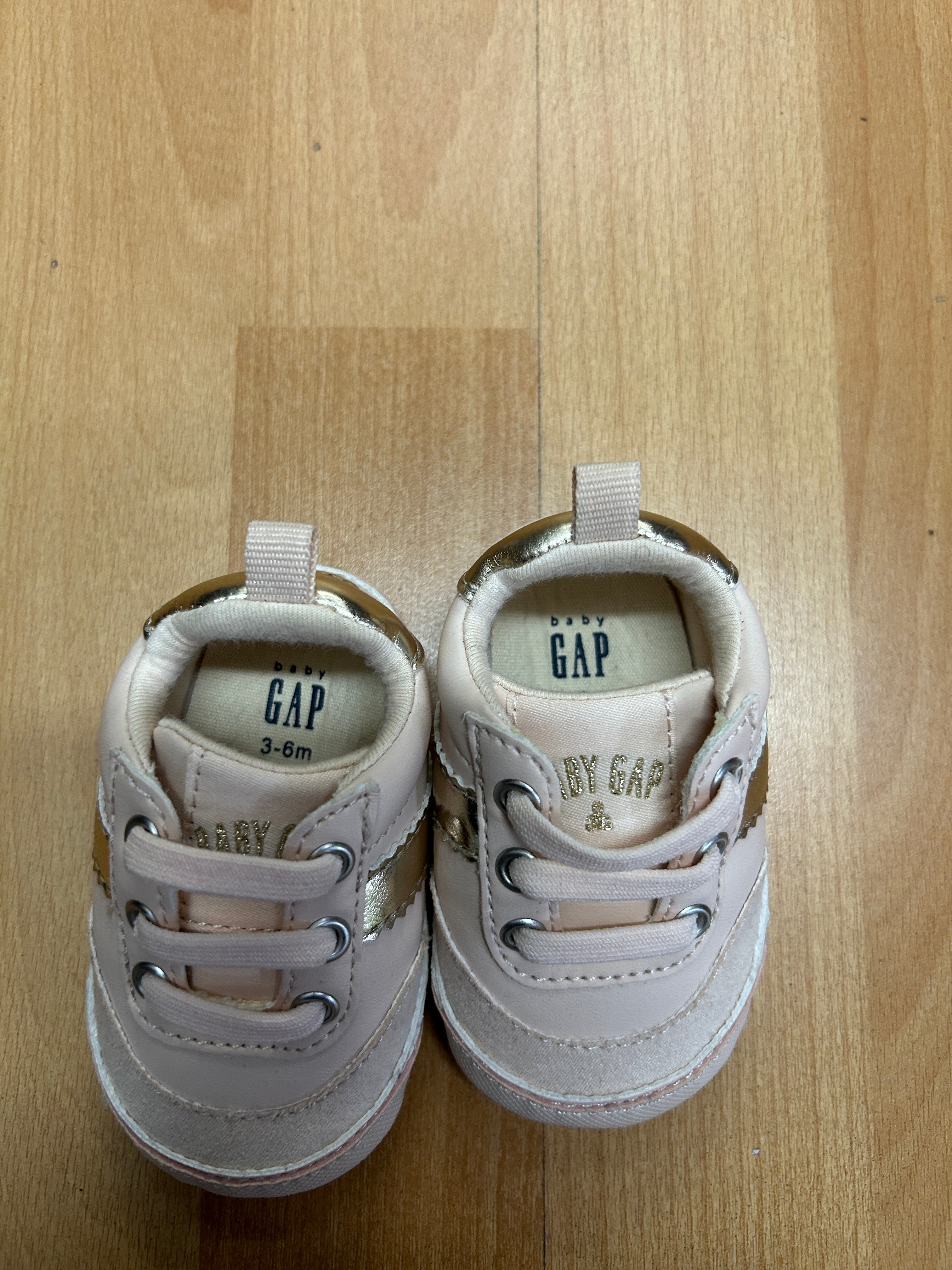 Petites espadrilles roses à lacets — Baby GAP