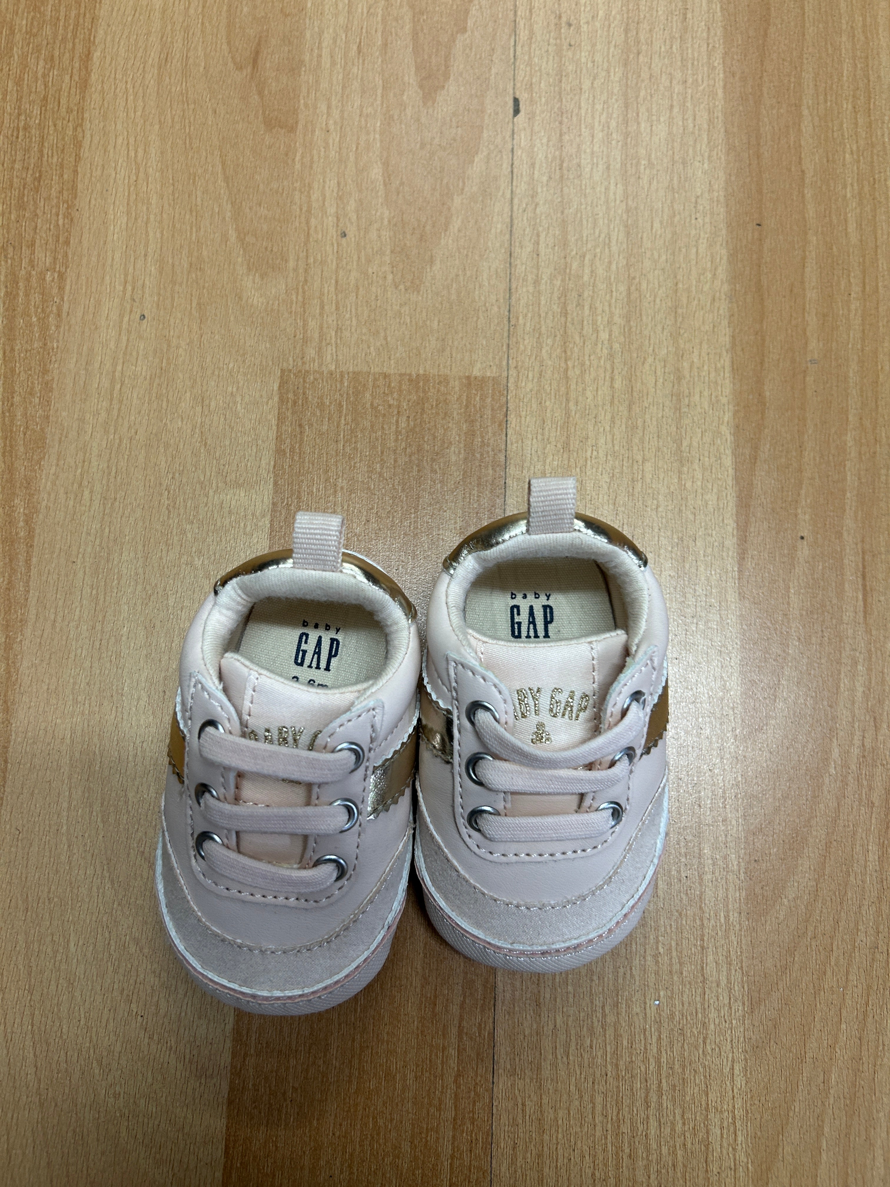 Petites espadrilles roses à lacets — Baby GAP