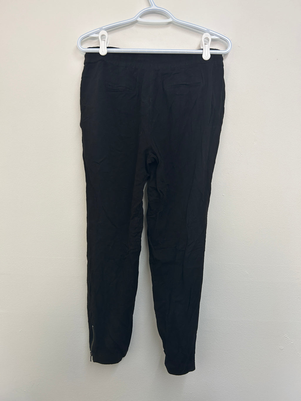 Pantalon noir léger à chevilles zippées — Dynamite