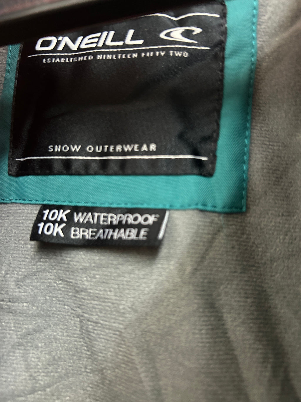 Manteau de sport vert et corail — O’NEILL