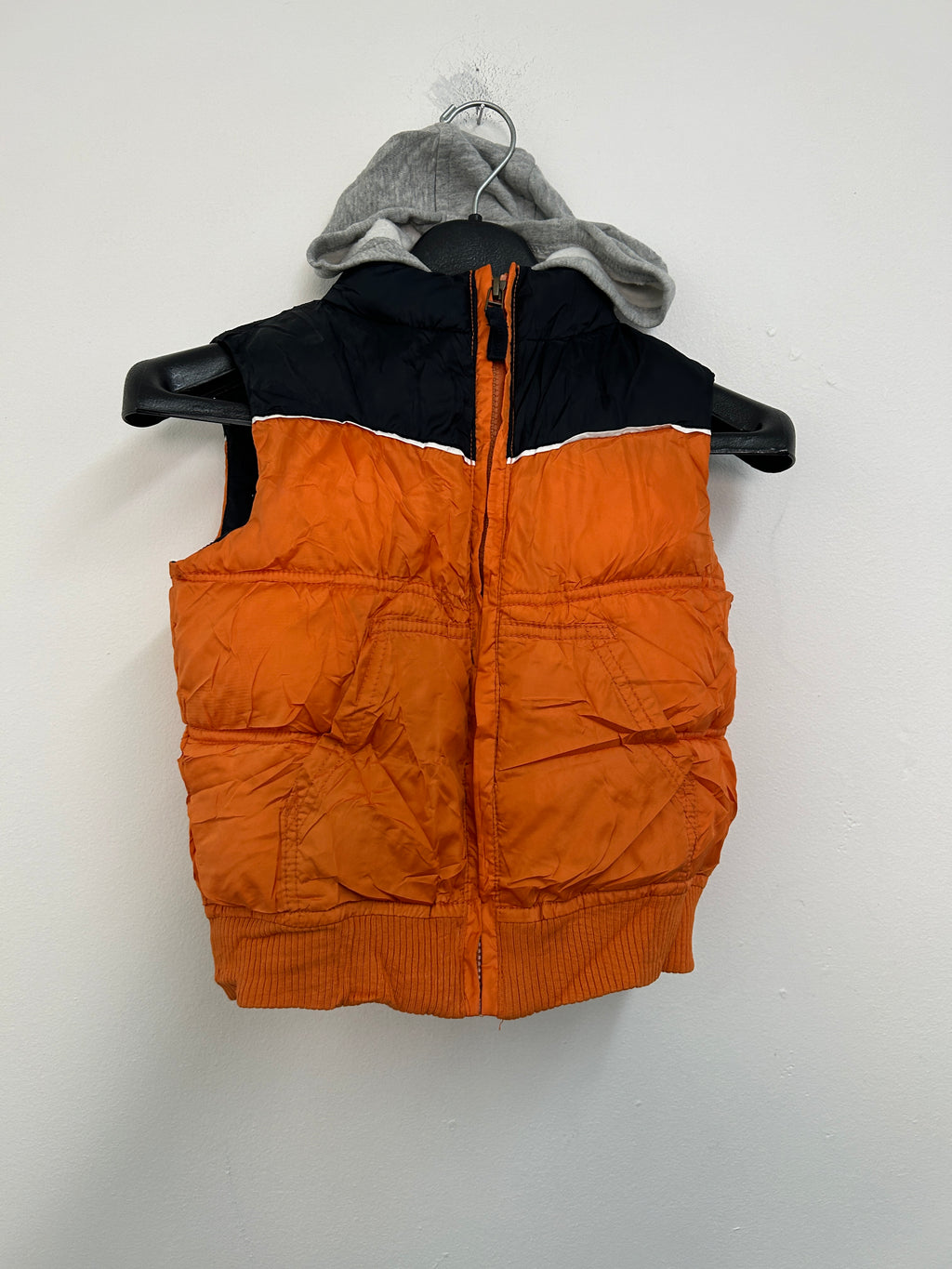 Veste sans manches orange et noire à capuche — GYMBOREE