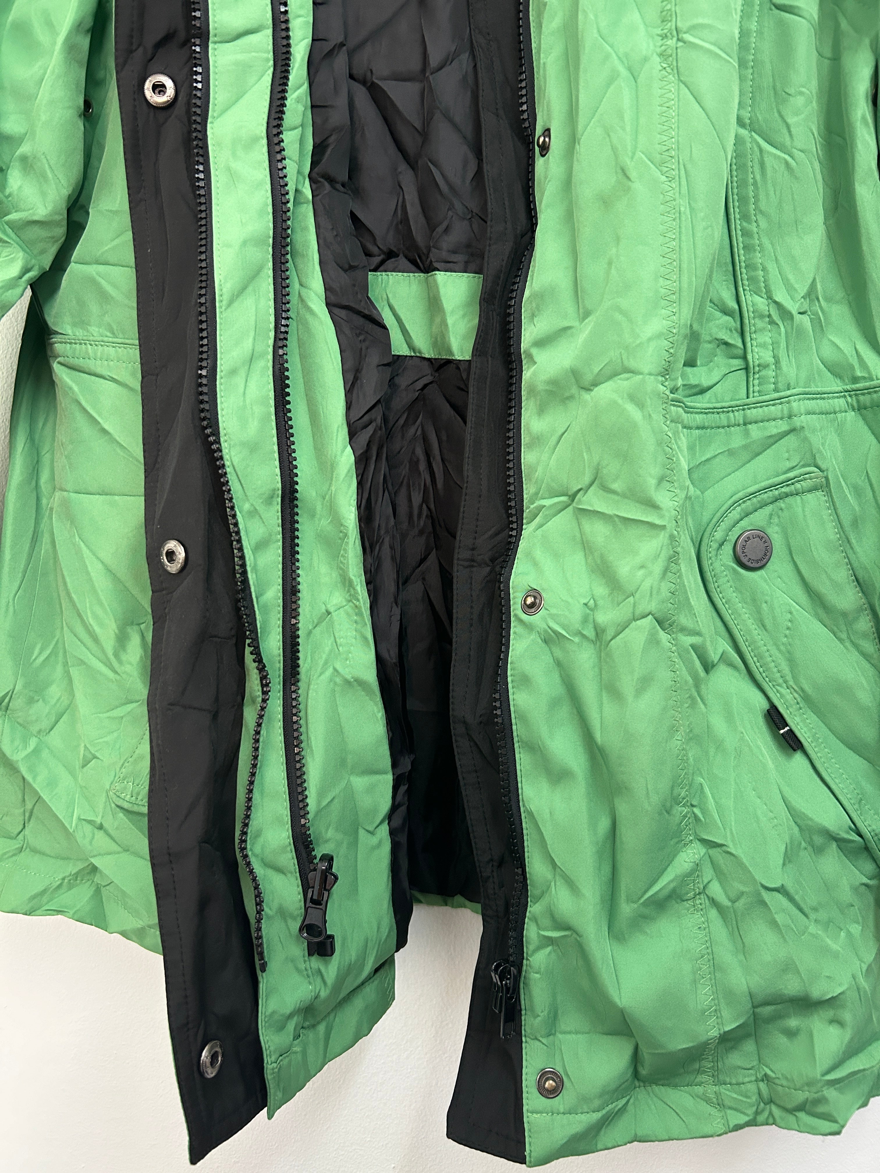 Manteau vert à capuche — POLAR Northside