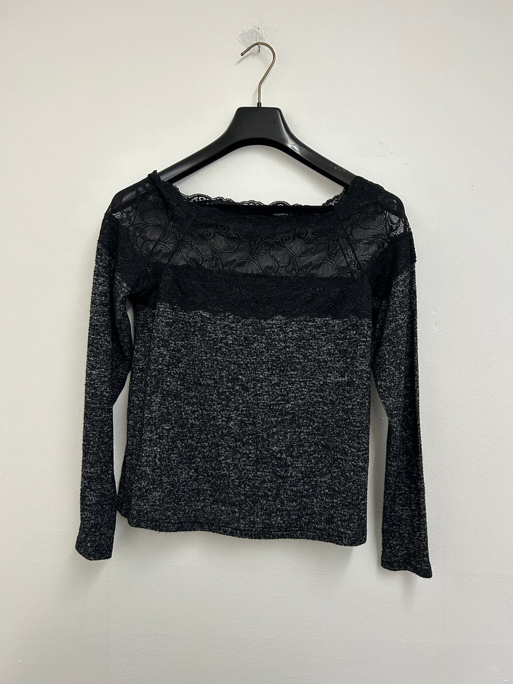 Chandail à dentelle noire — Vero Moda