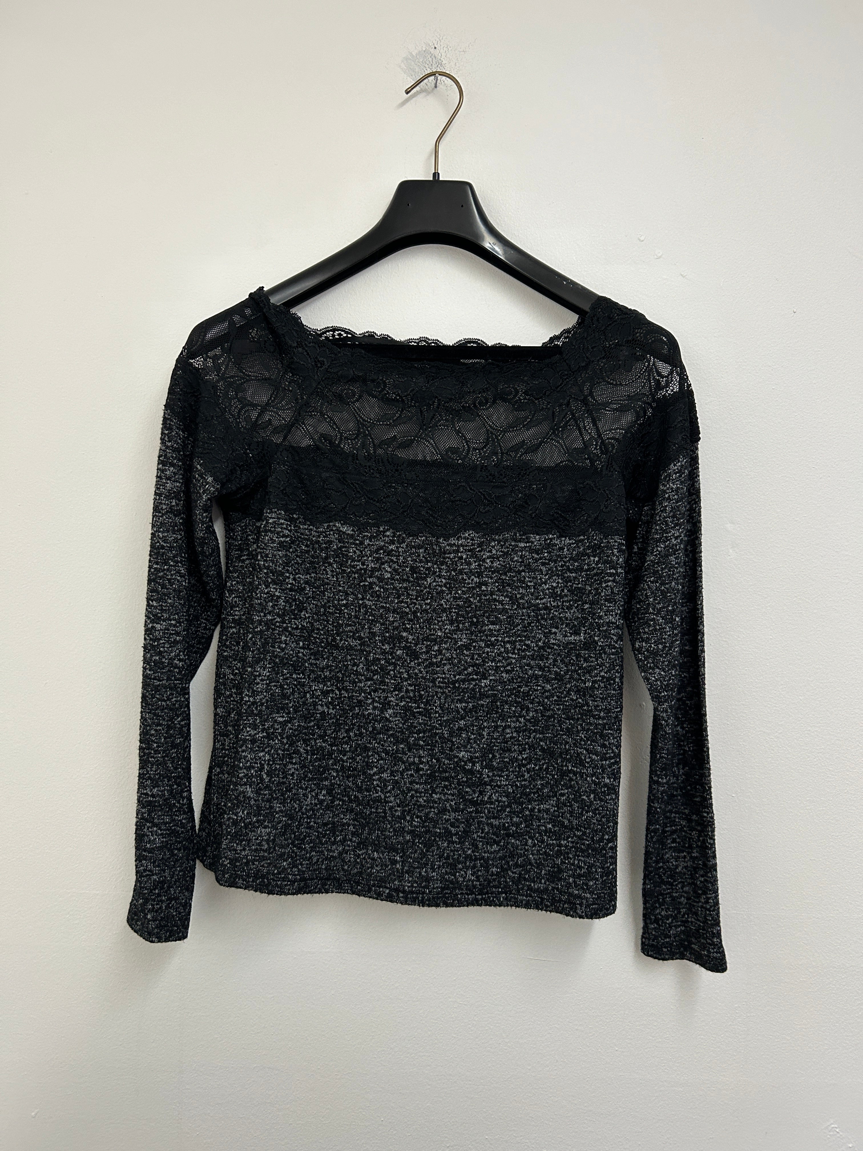 Chandail à dentelle noire — Vero Moda