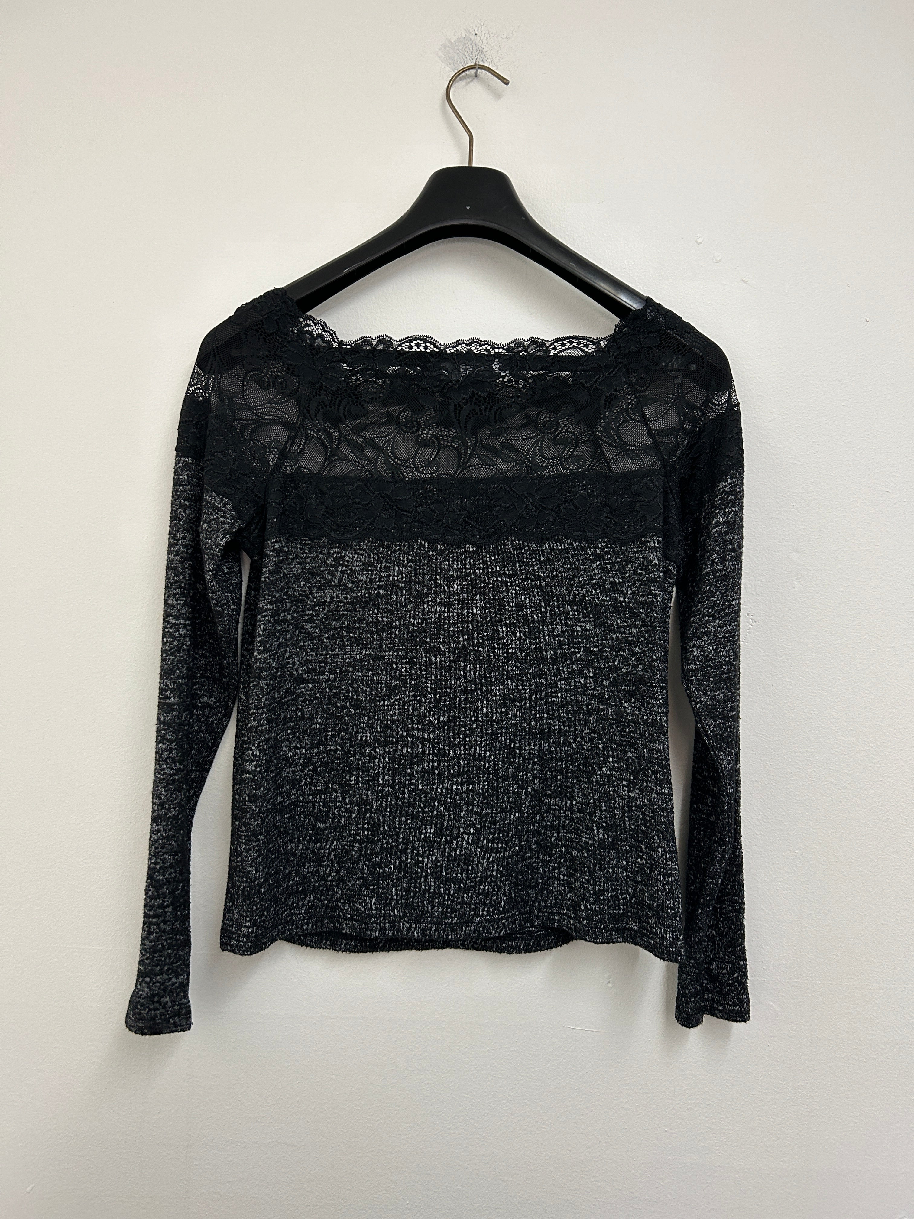 Chandail à dentelle noire — Vero Moda