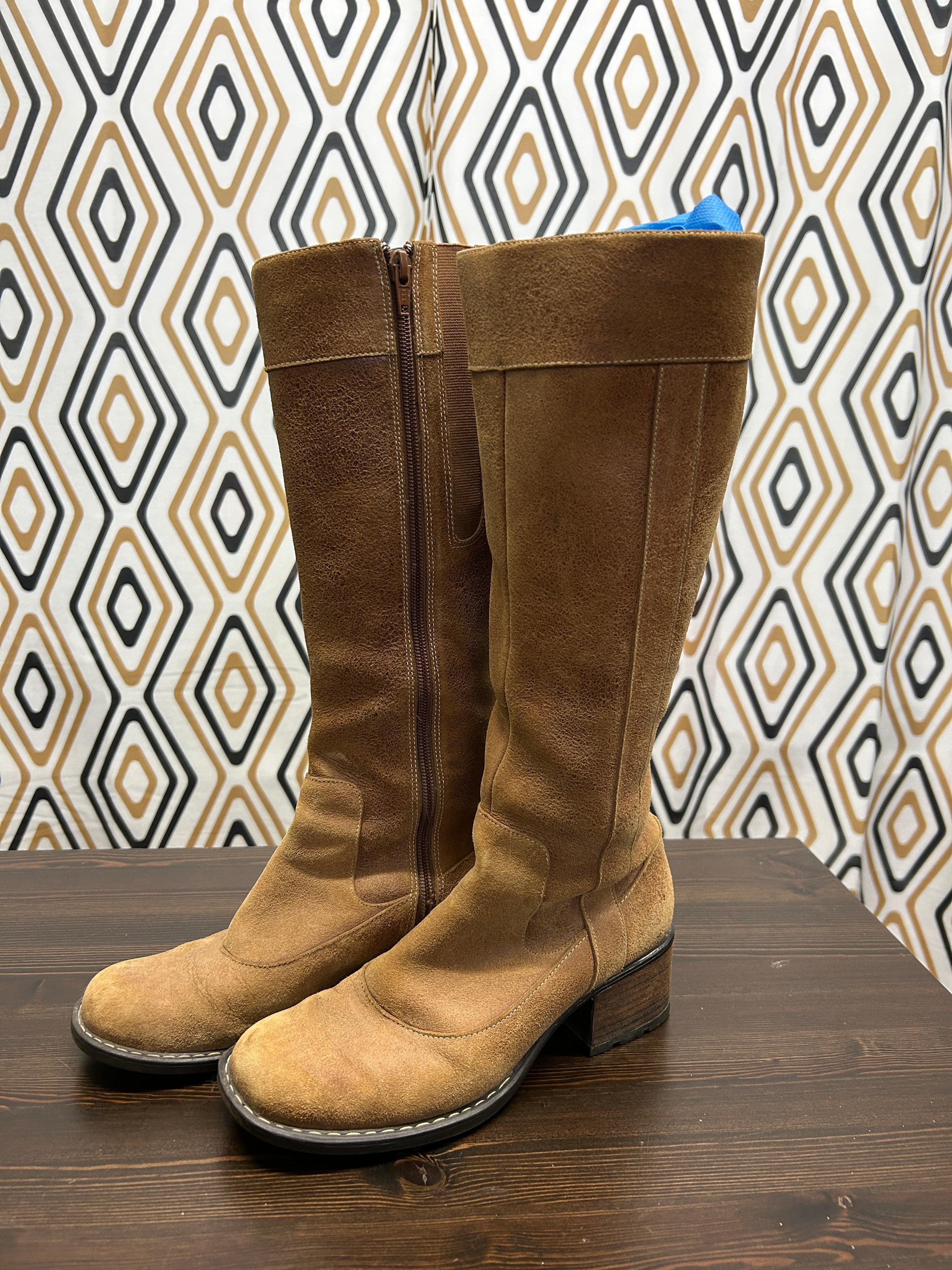 Bottes hautes en suède brun — Indigo