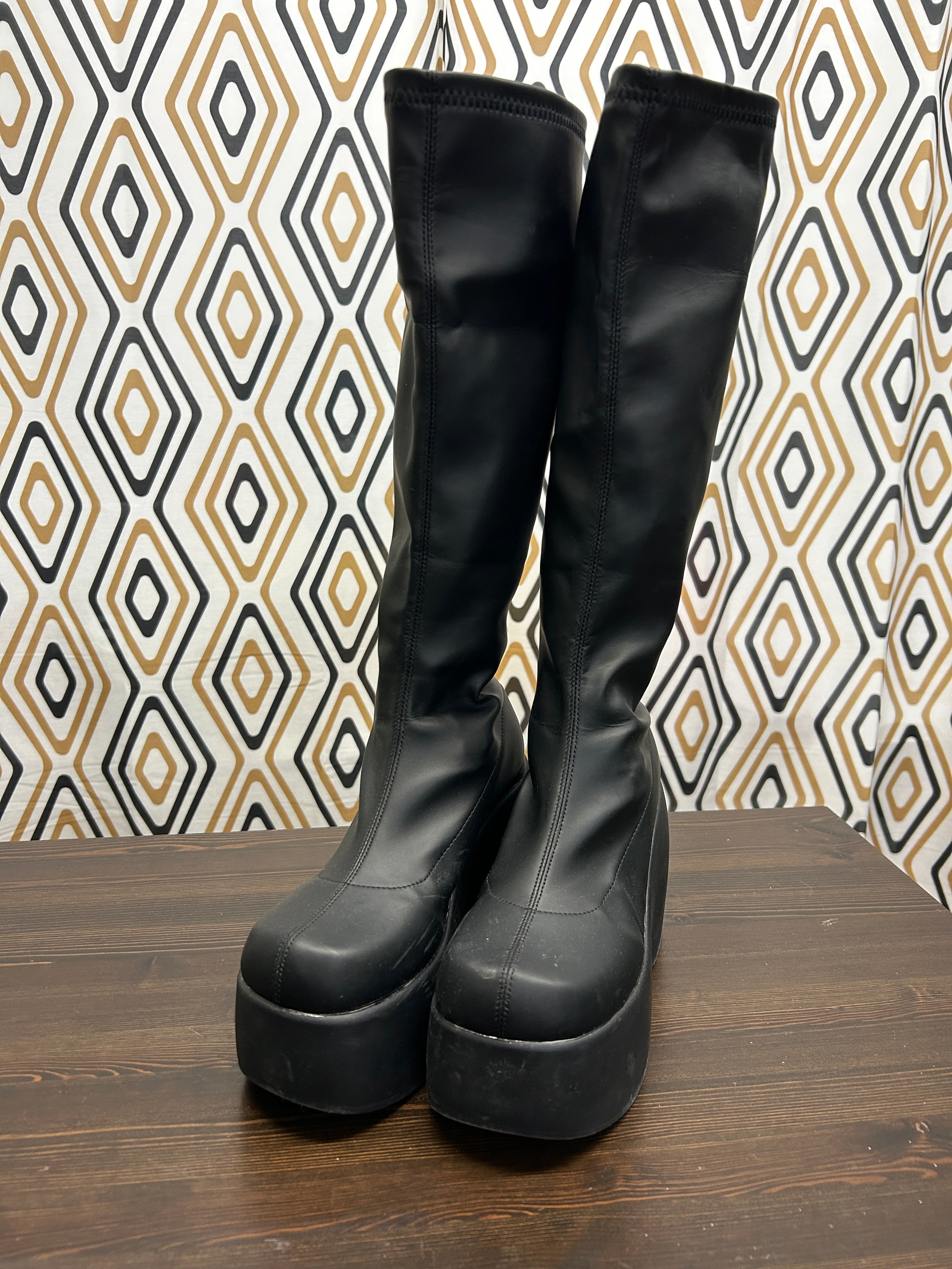 Bottes plateformes montantes noires — Style rétro 2000