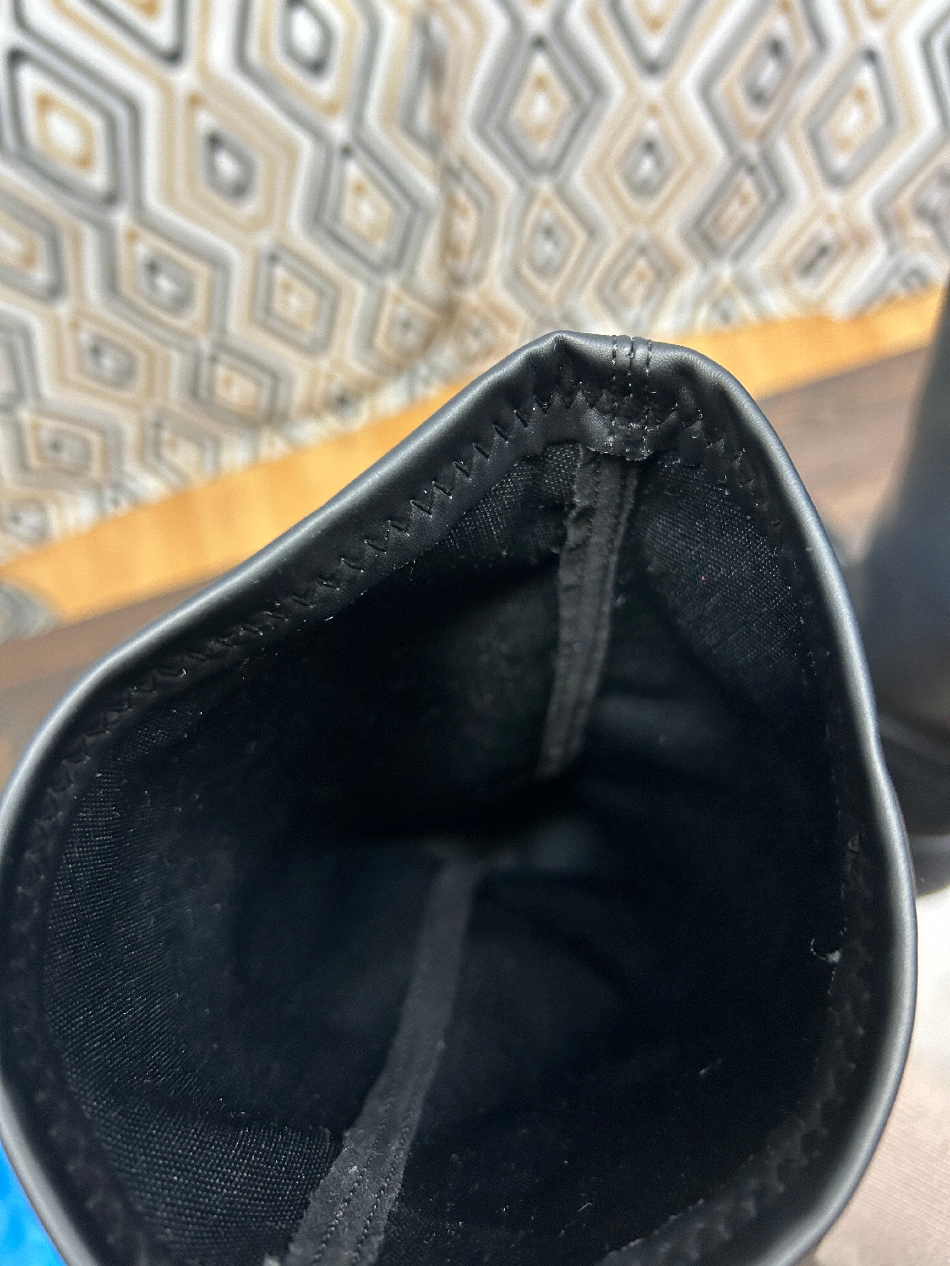 Bottes plateformes montantes noires — Style rétro 2000