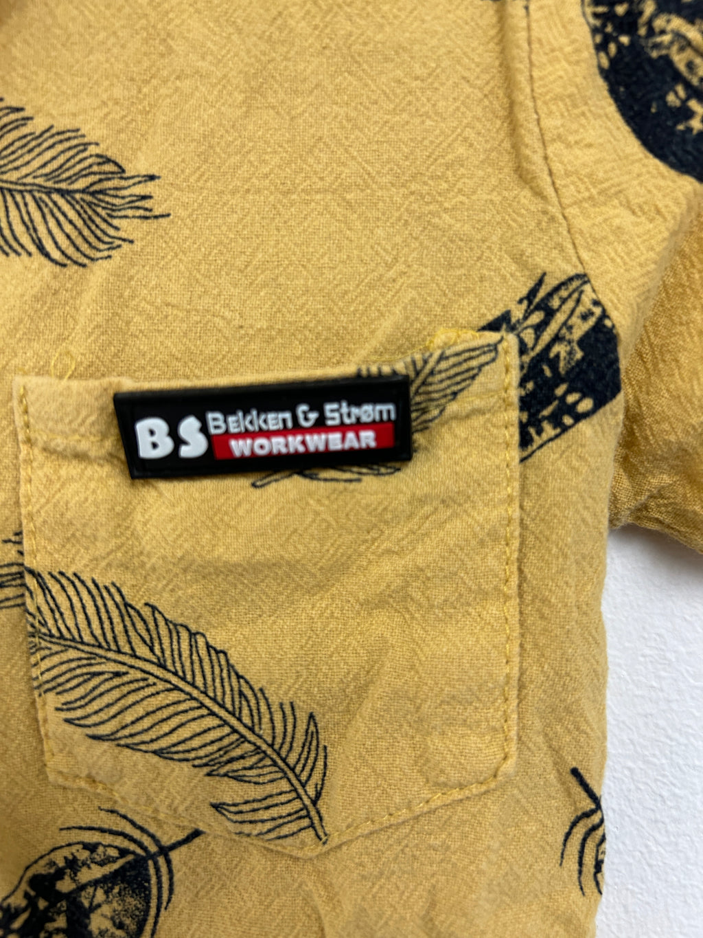Chemise jaune à imprimé plumes — Bekken & Strom