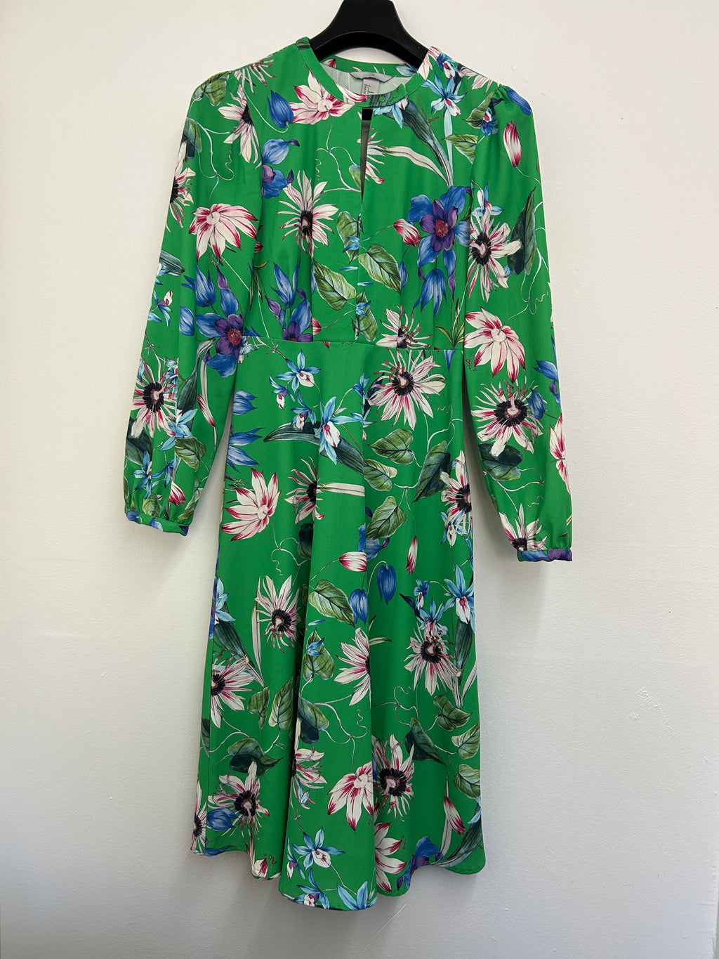 Robe fleurie verte à manches longues — H&M
