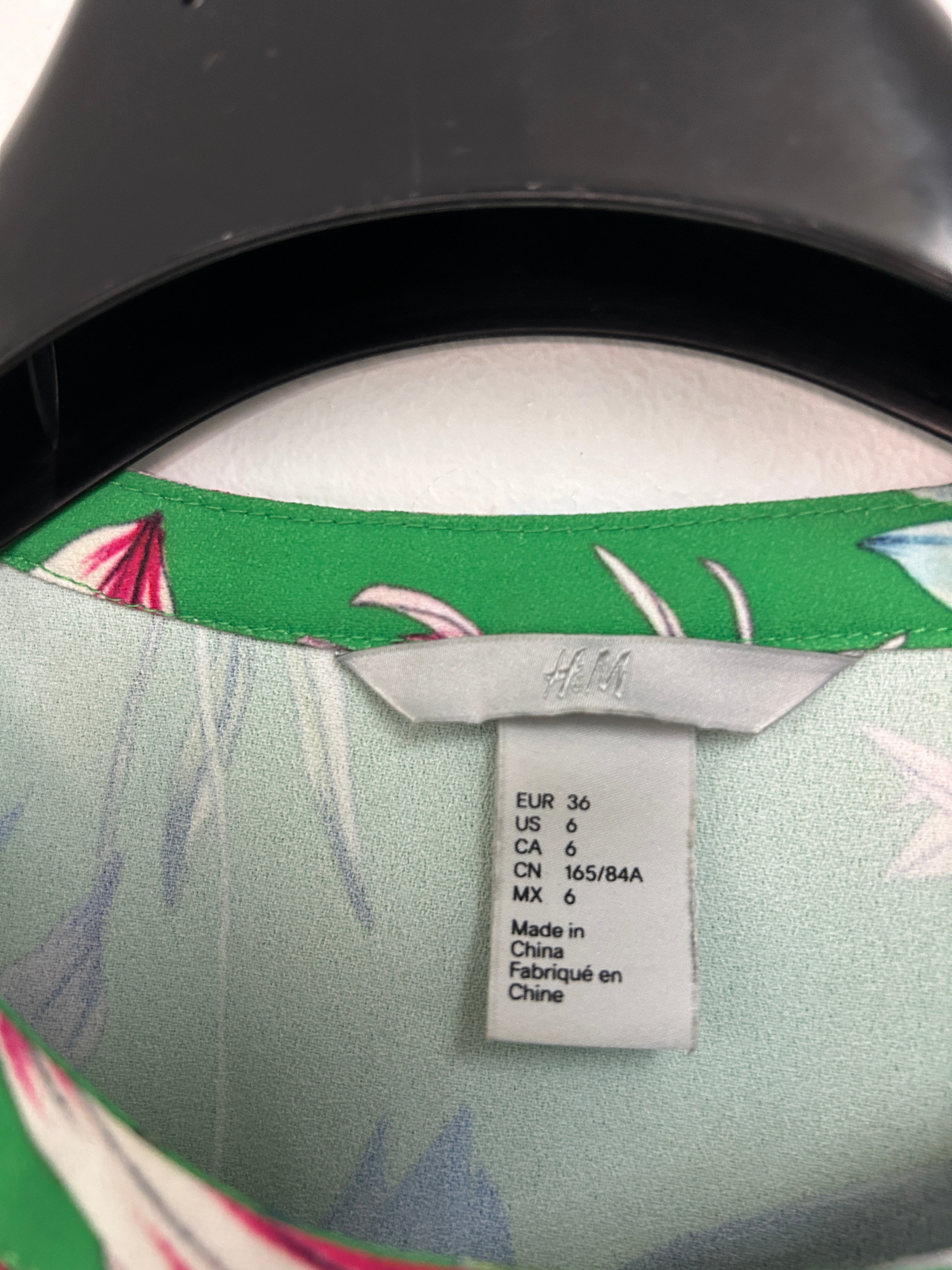 Robe fleurie verte à manches longues — H&M