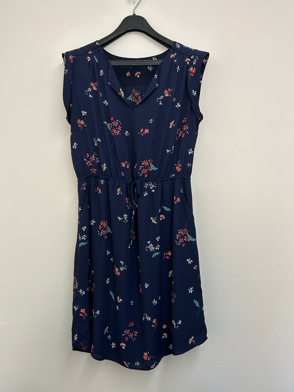 Robe bleu marine à motifs floraux — Reitmans