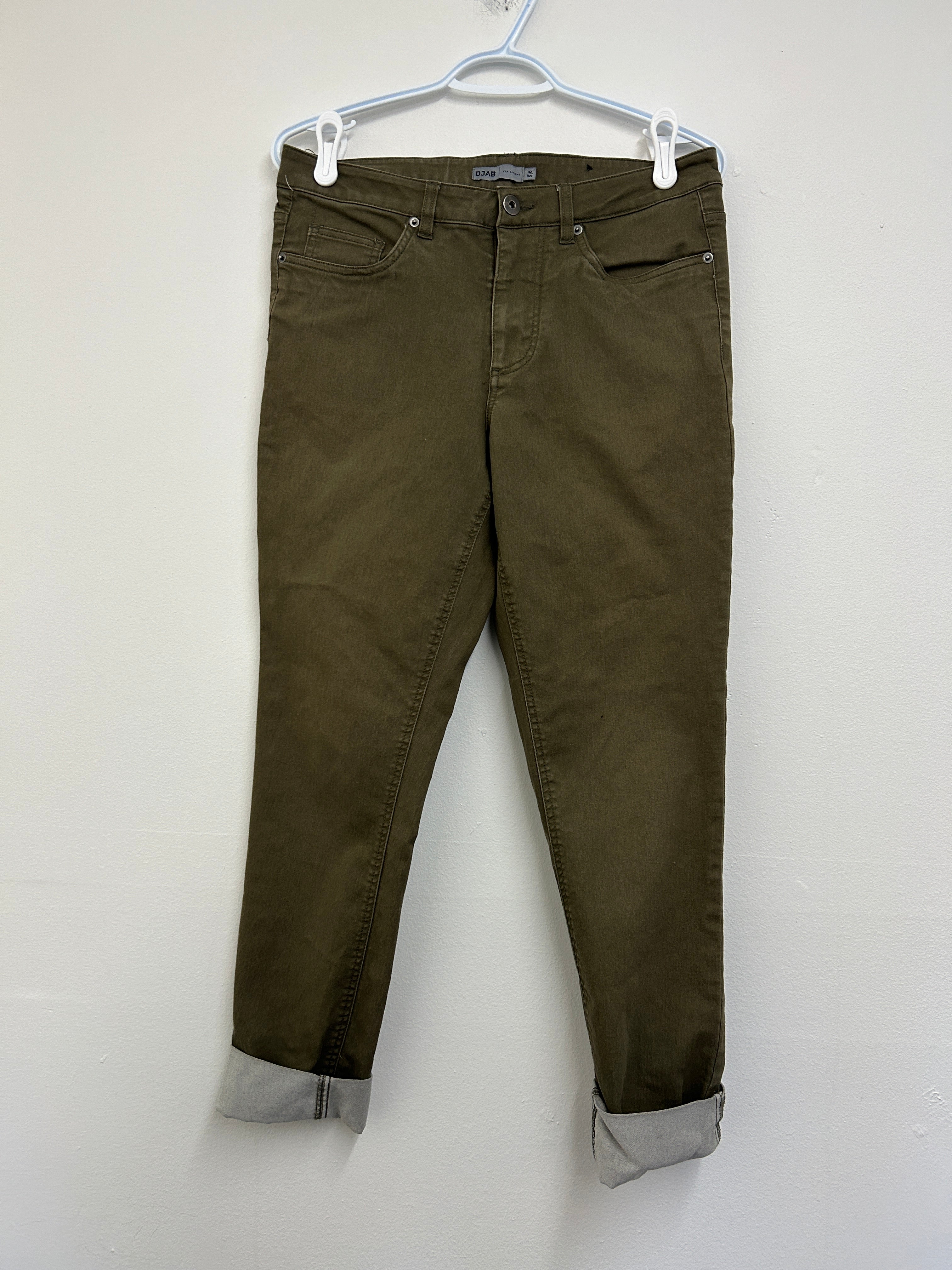 Pantalon kaki ajusté à revers — Djab par Simons