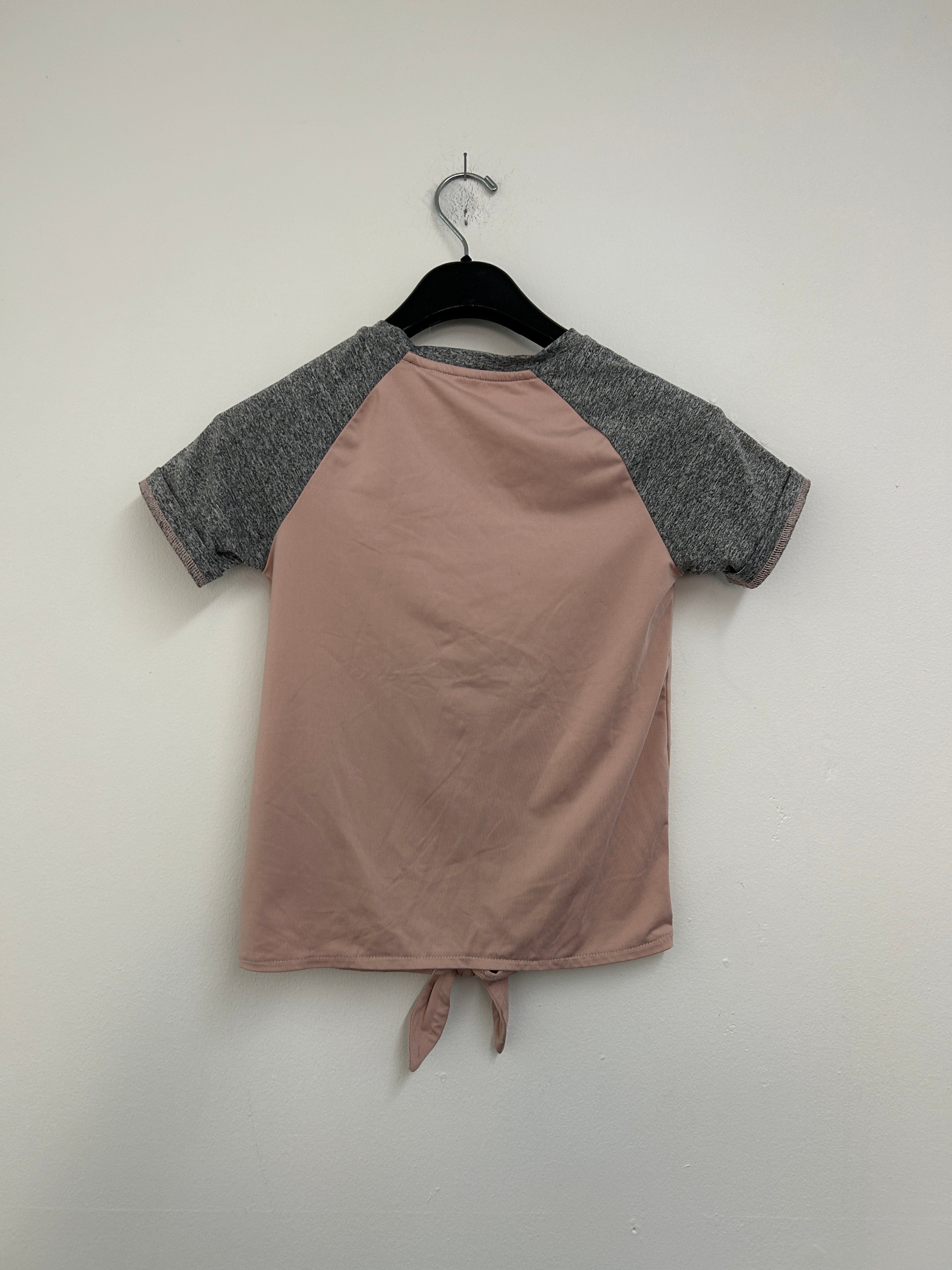 Chandail rose et gris à nœud