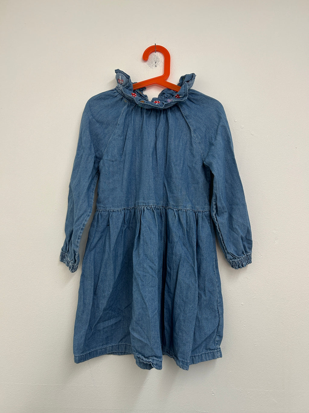 Robe en denim à col volanté — H&M