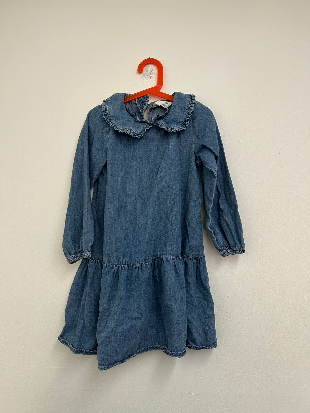 Robe en denim à col volanté — H&M