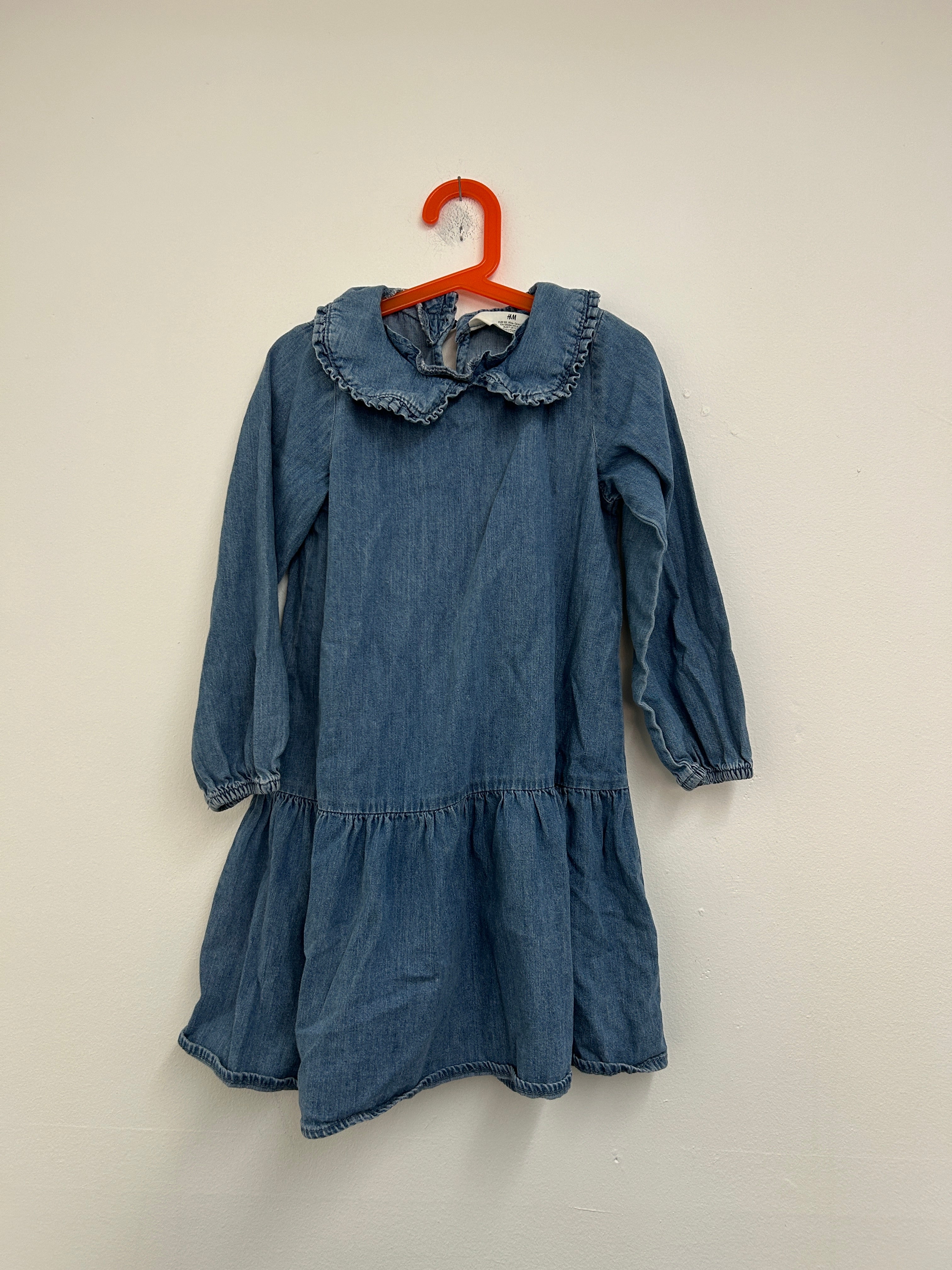 Robe en denim à col volanté — H&M