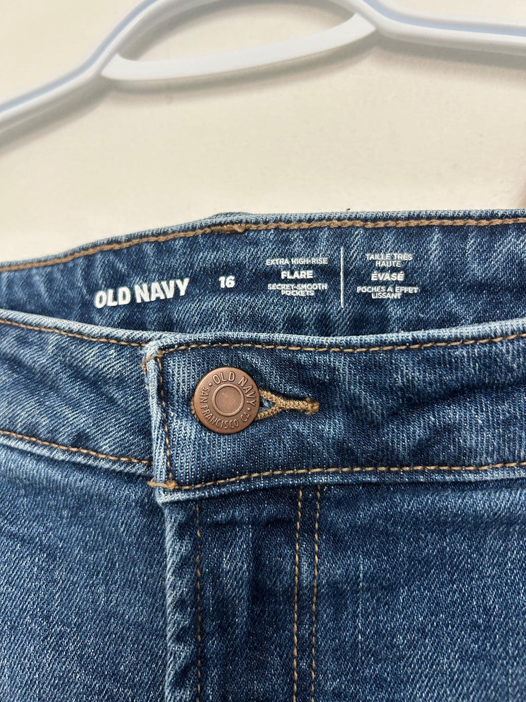 Jeans bleu à coupe évasée — Old Navy