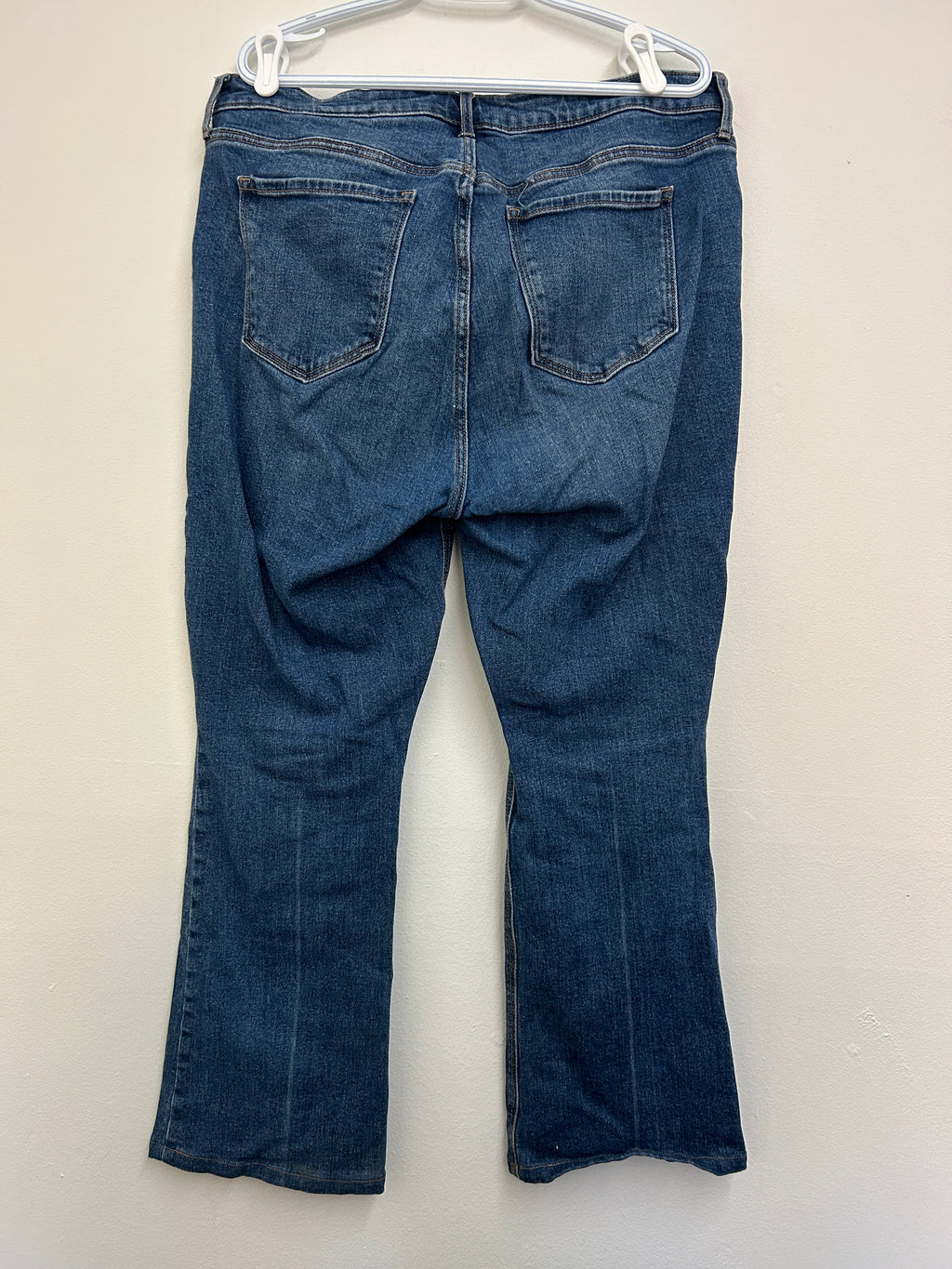 Jeans bleu à coupe évasée — Old Navy