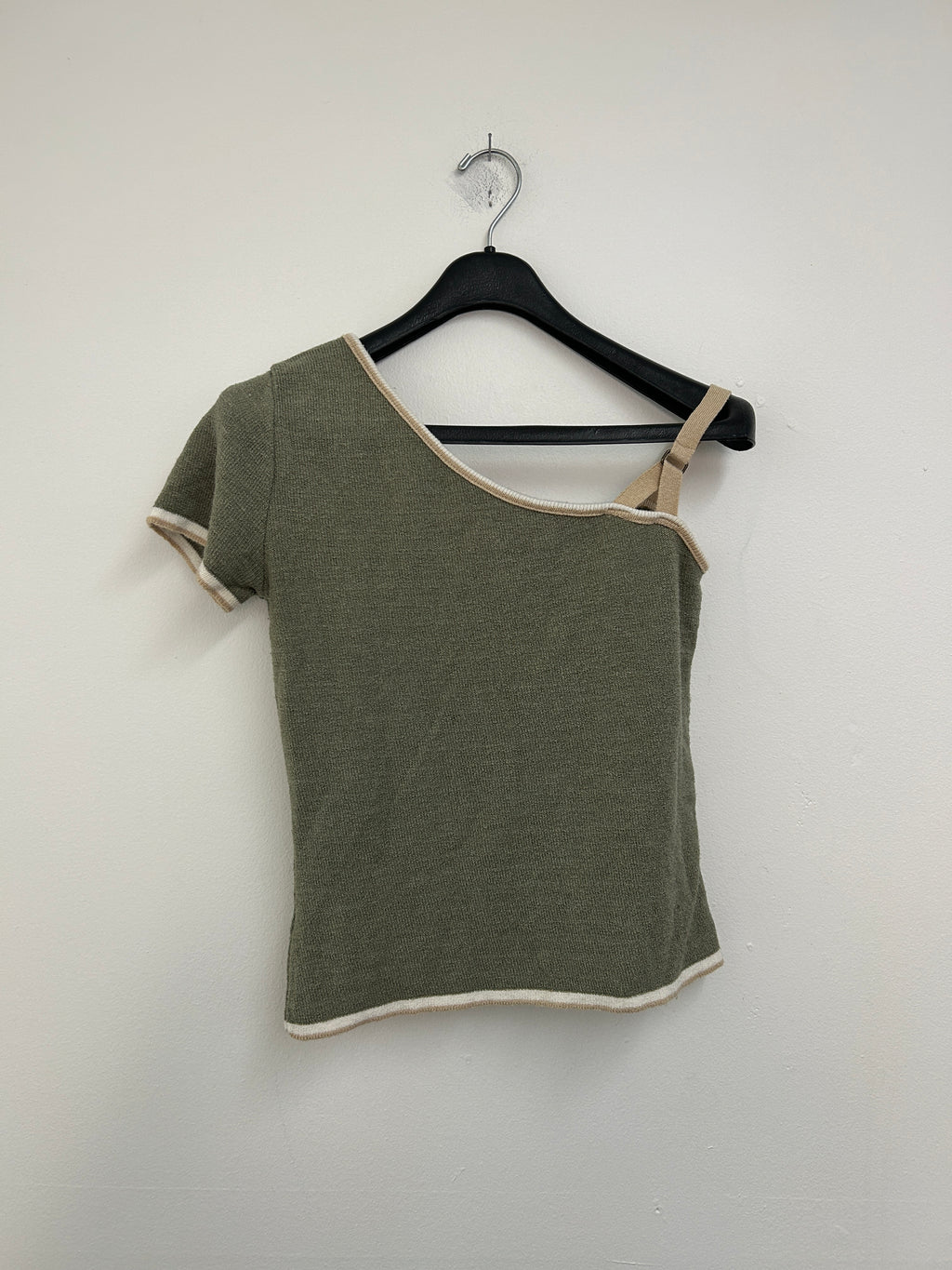 Chandail asymétrique vert kaki — Ex-Girlfriend