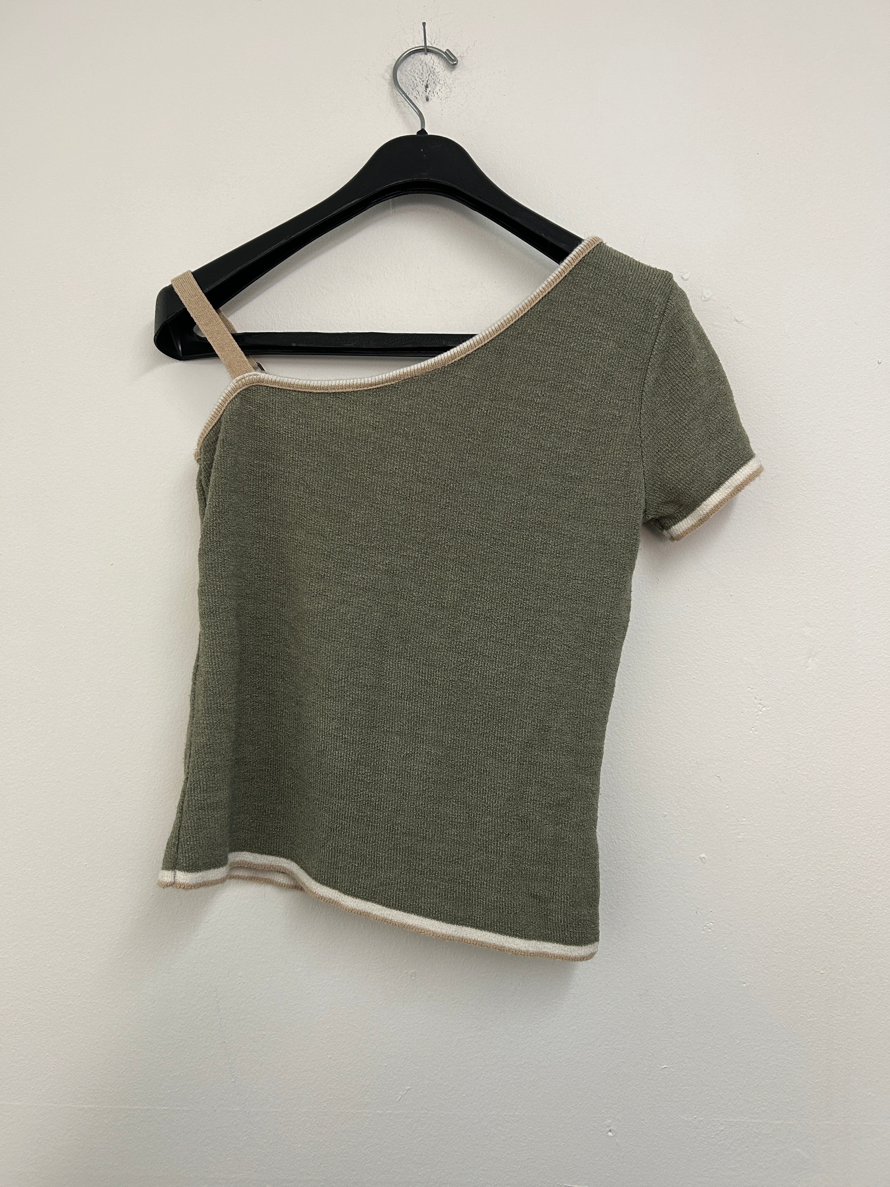 Chandail asymétrique vert kaki — Ex-Girlfriend